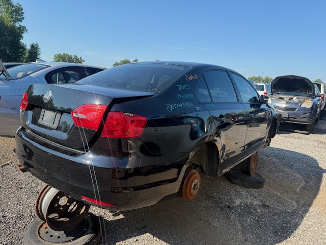 VOLKSWAGEN JETTA 2011
