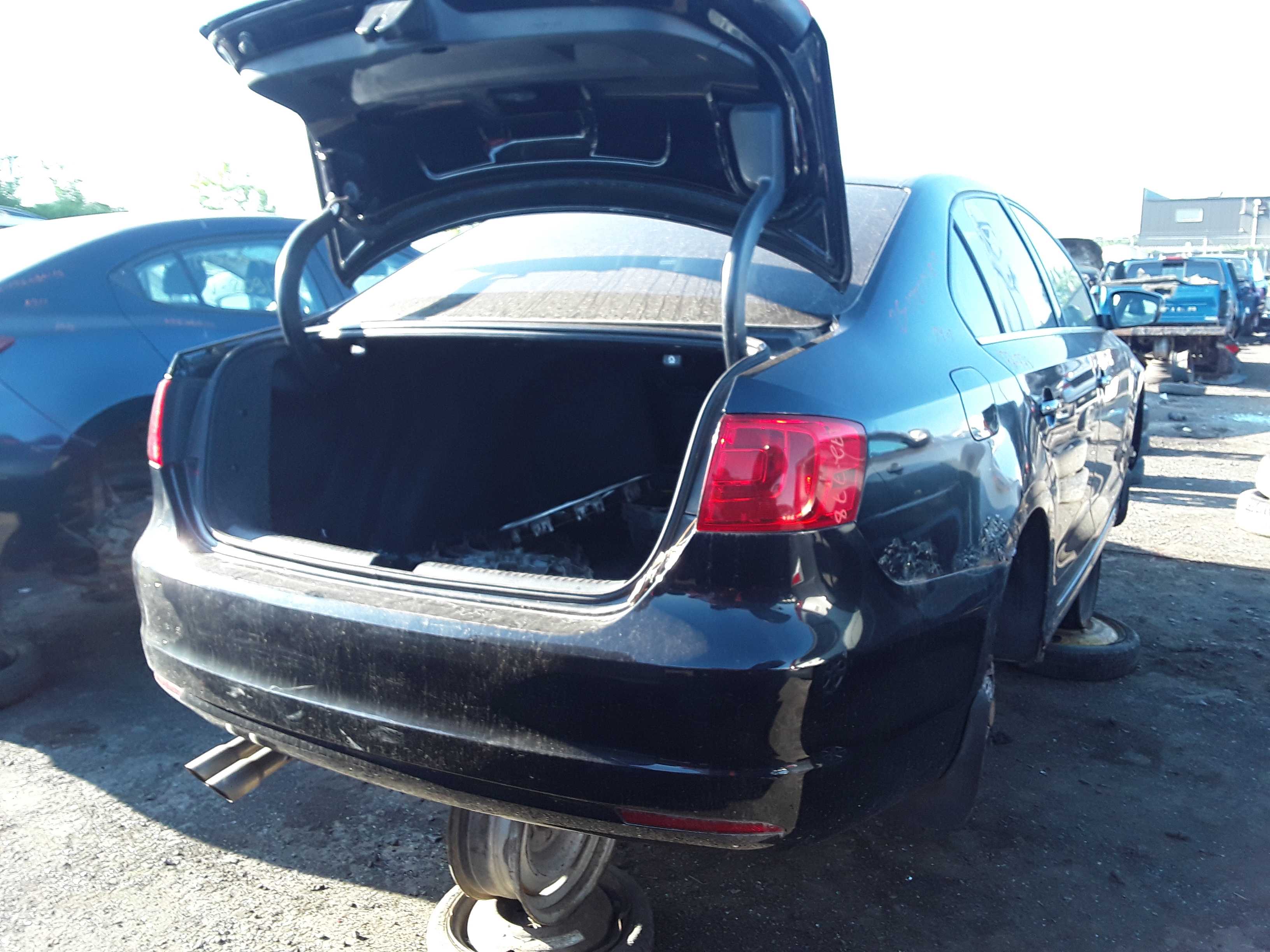 VOLKSWAGEN JETTA 2012