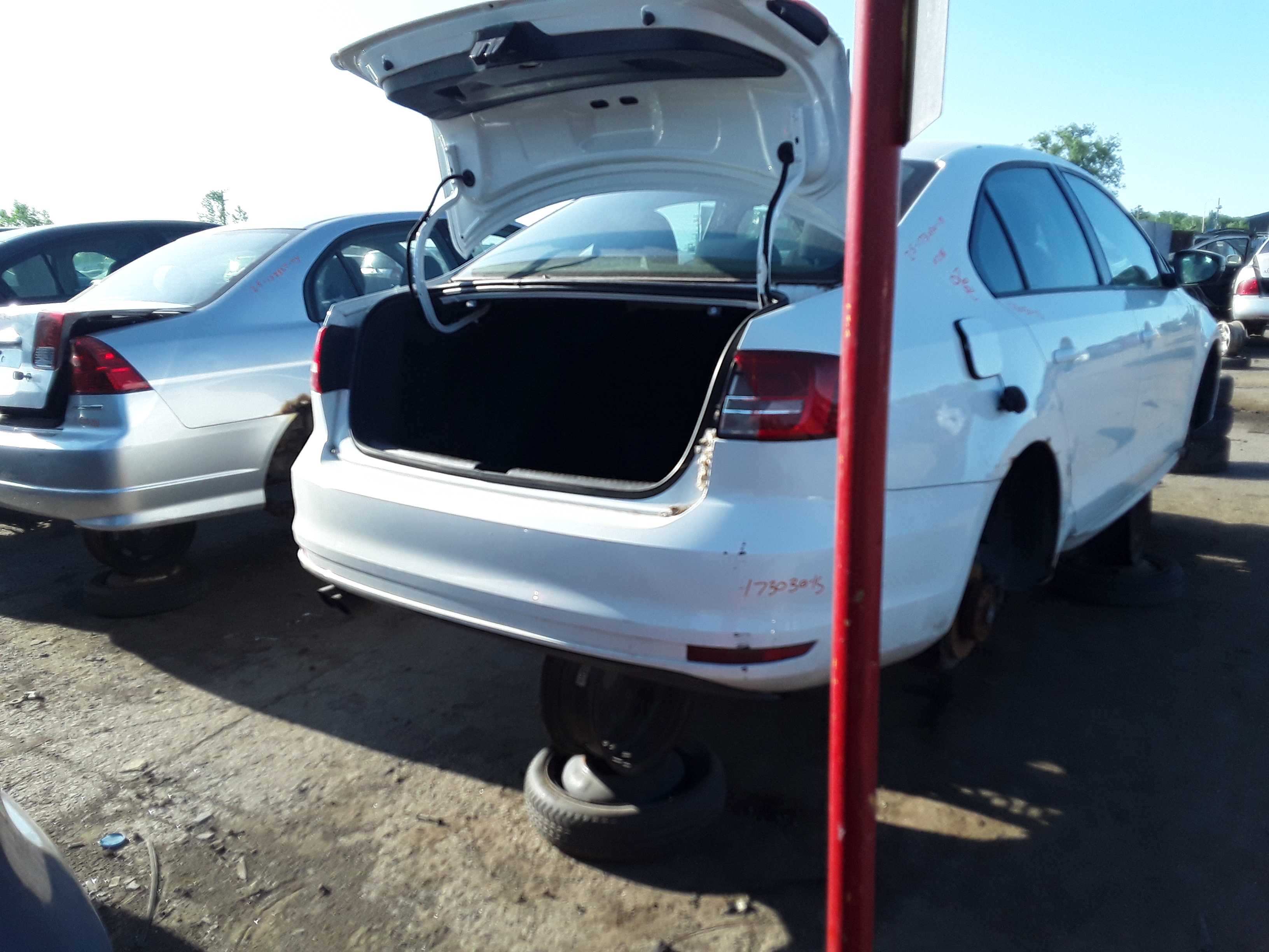 VOLKSWAGEN JETTA 2015