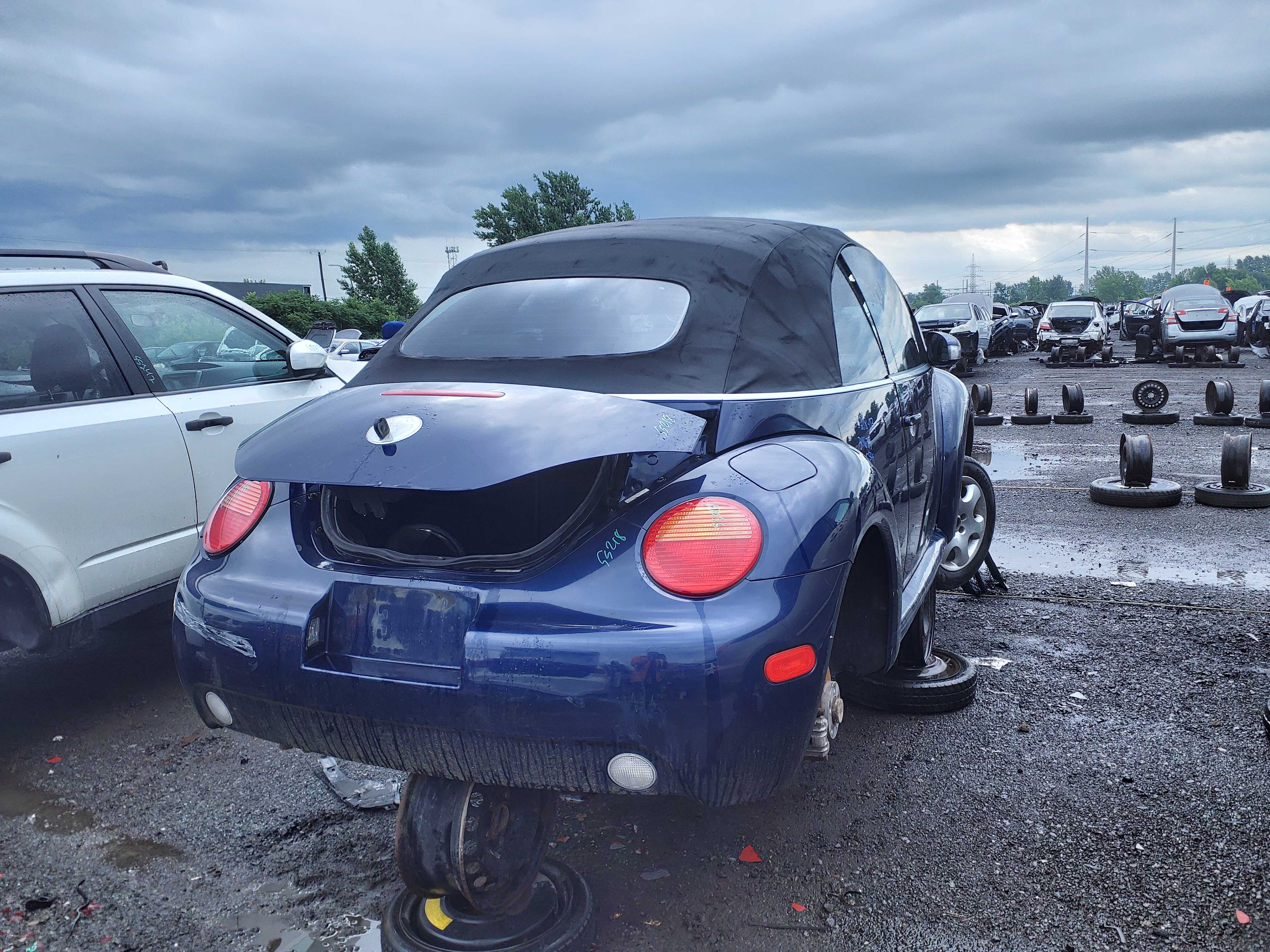 VOLKSWAGEN NEW BEETLE 2003