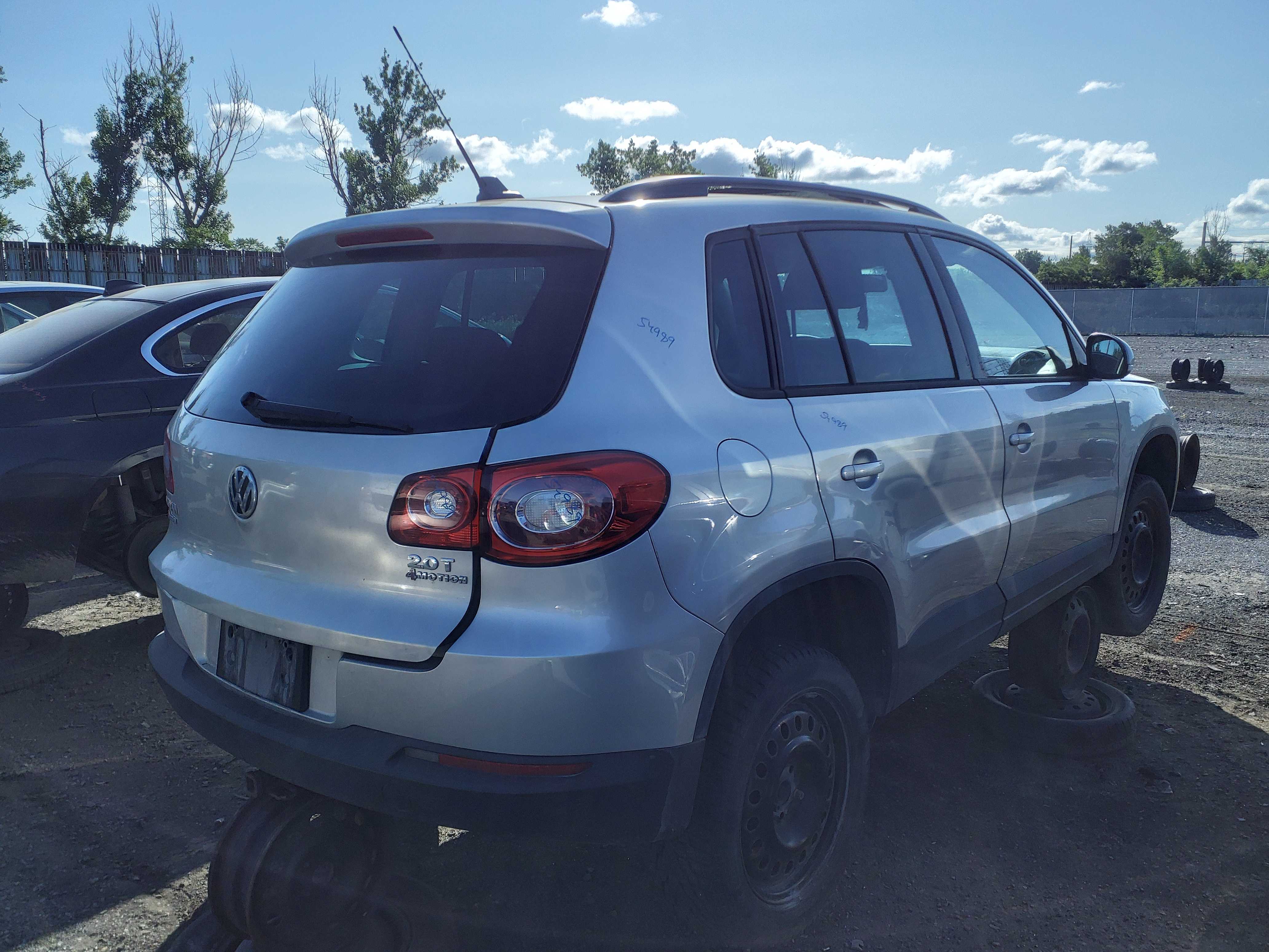 VOLKSWAGEN TIGUAN 2010