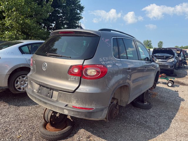 VOLKSWAGEN TIGUAN 2010