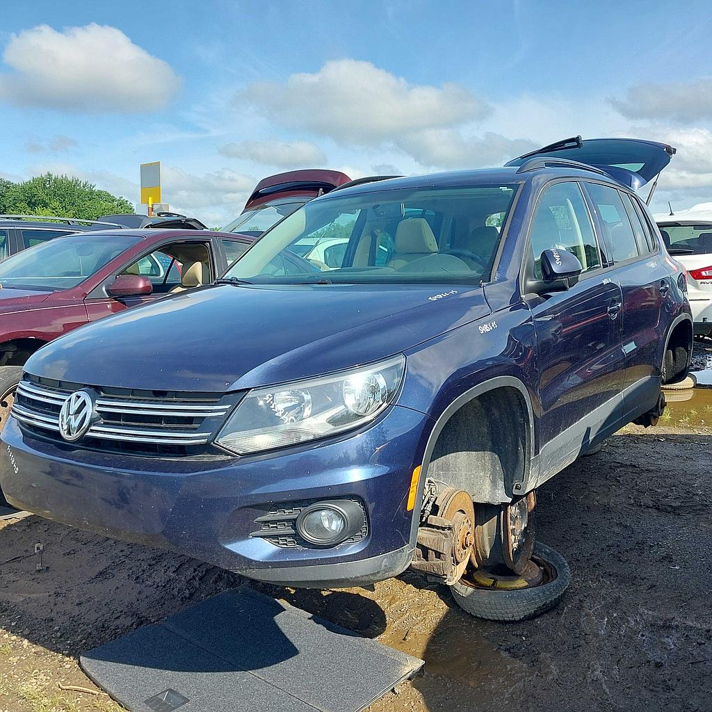 VOLKSWAGEN TIGUAN 2015