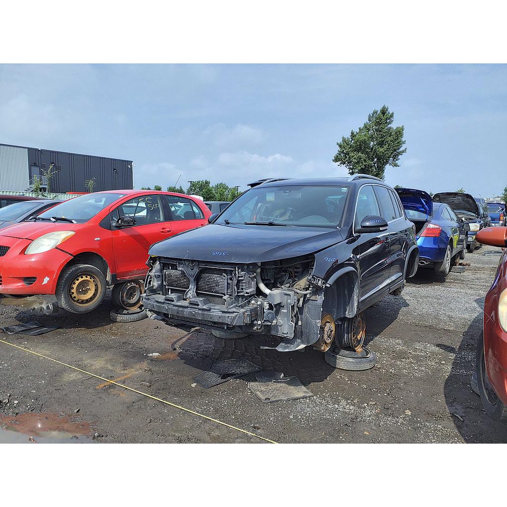 VOLKSWAGEN TIGUAN 2015