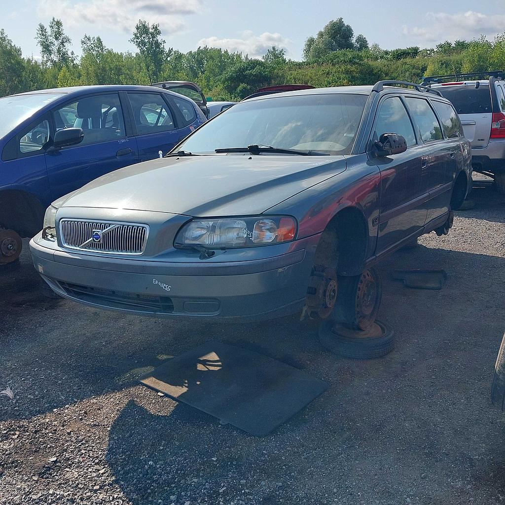 VOLVO V70 2003