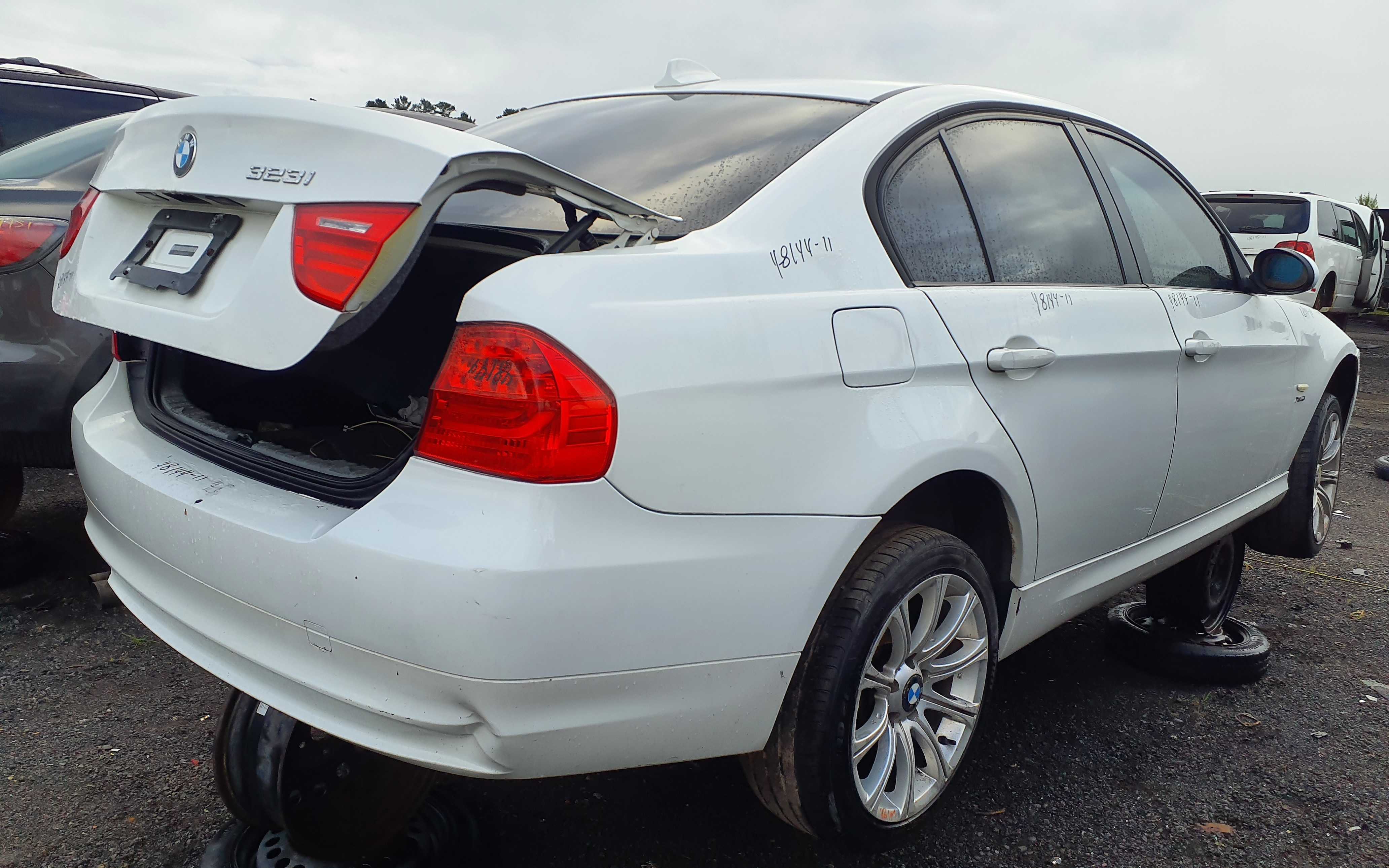 BMW 323 2011