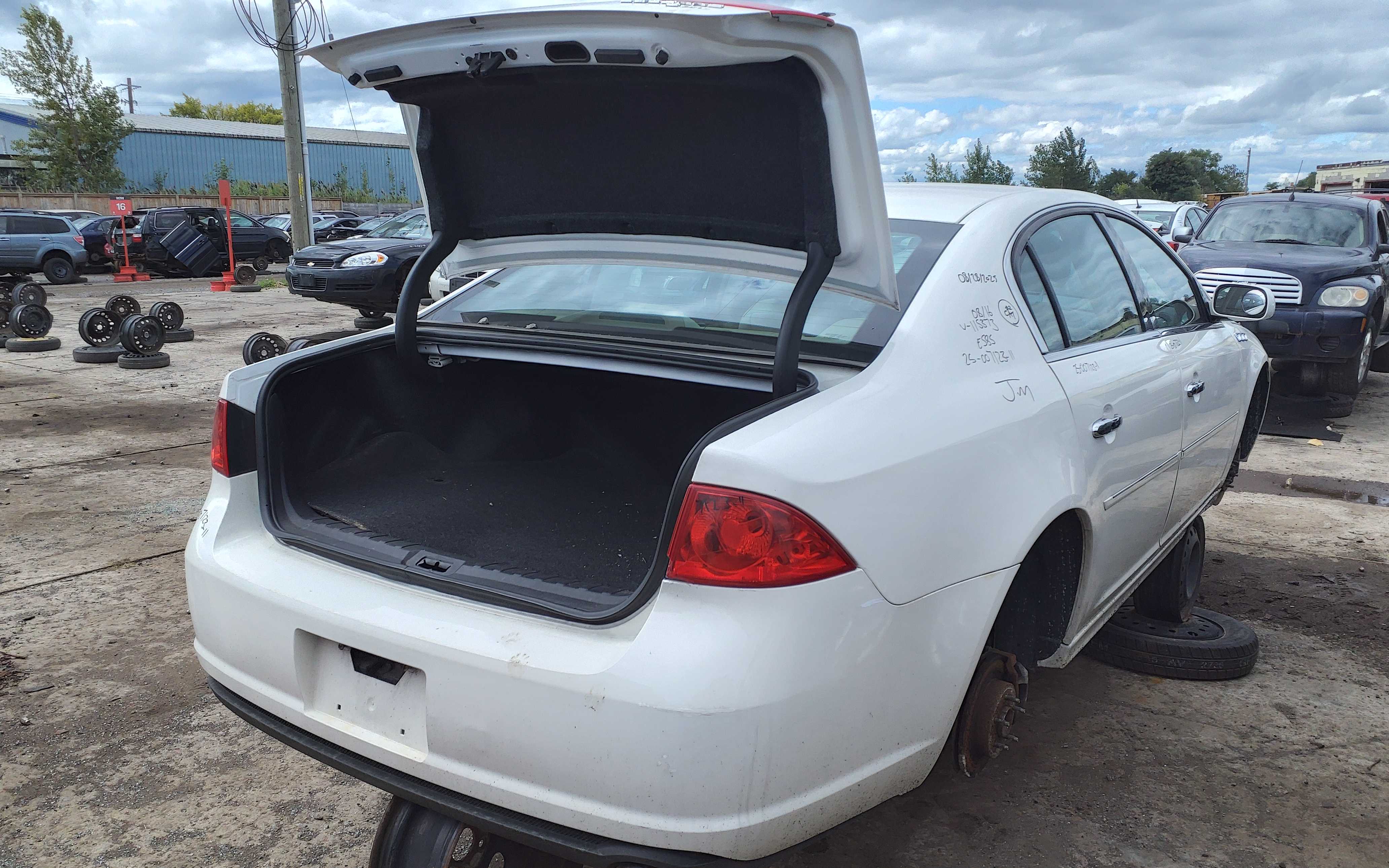BUICK LUCERNE 2011