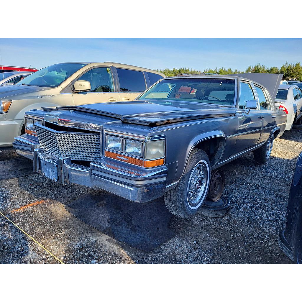 CADILLAC FLEETWOOD 1983
