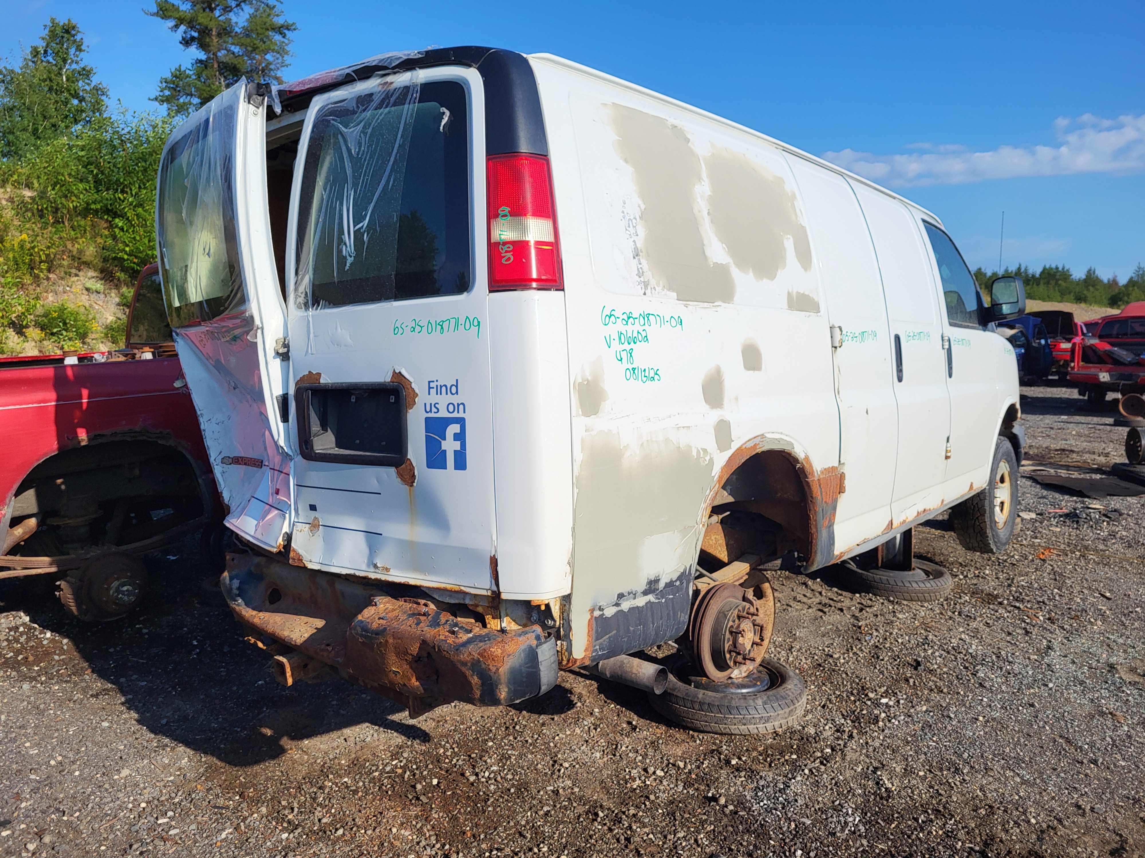 CHEVROLET EXPRESS VAN 2009
