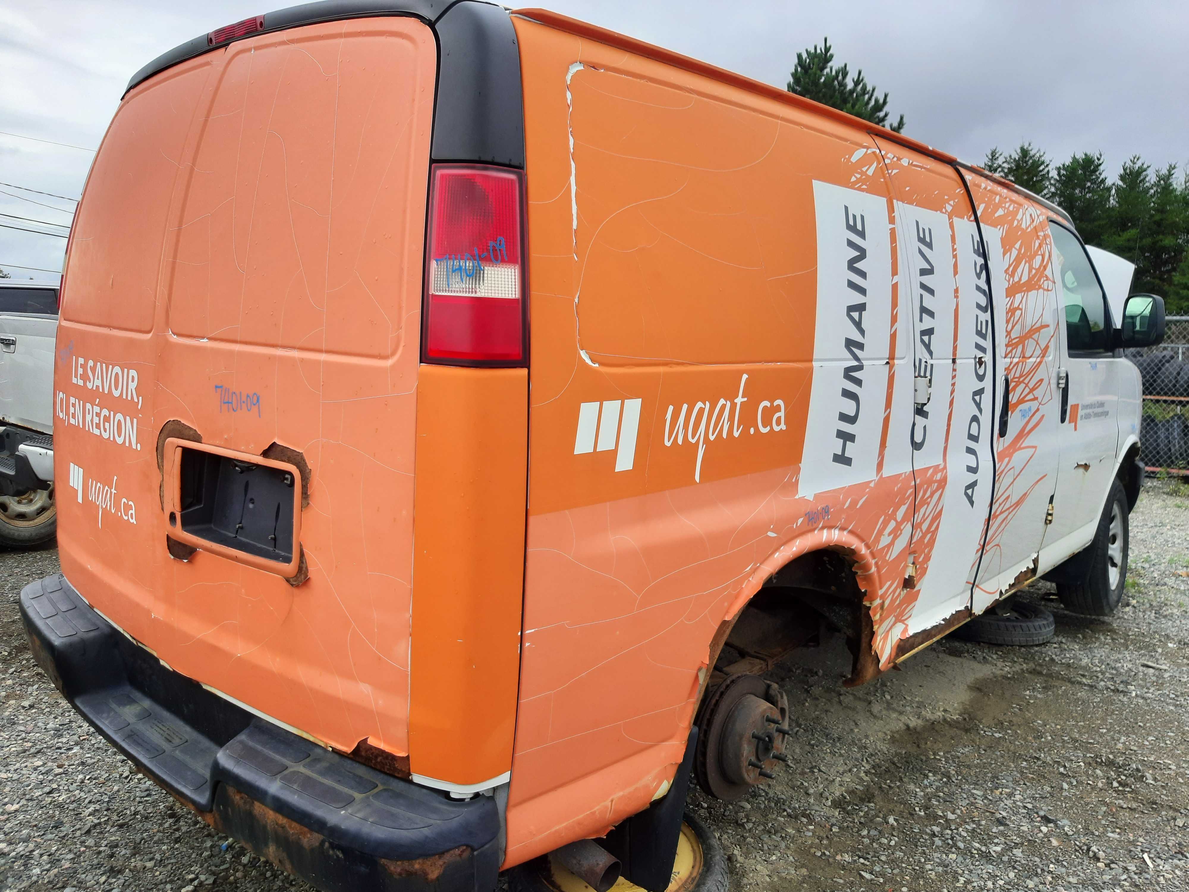 CHEVROLET EXPRESS VAN 2009