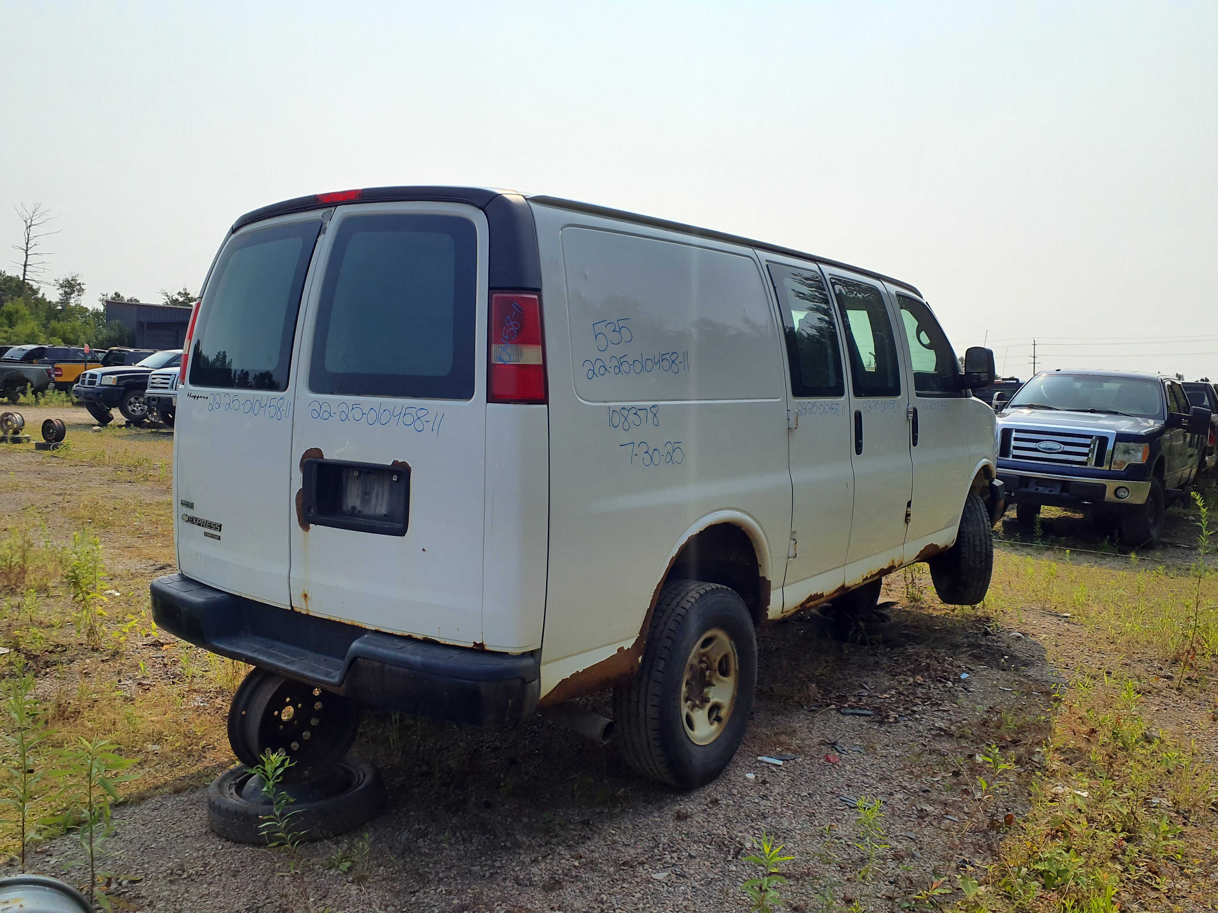 CHEVROLET EXPRESS VAN 2011