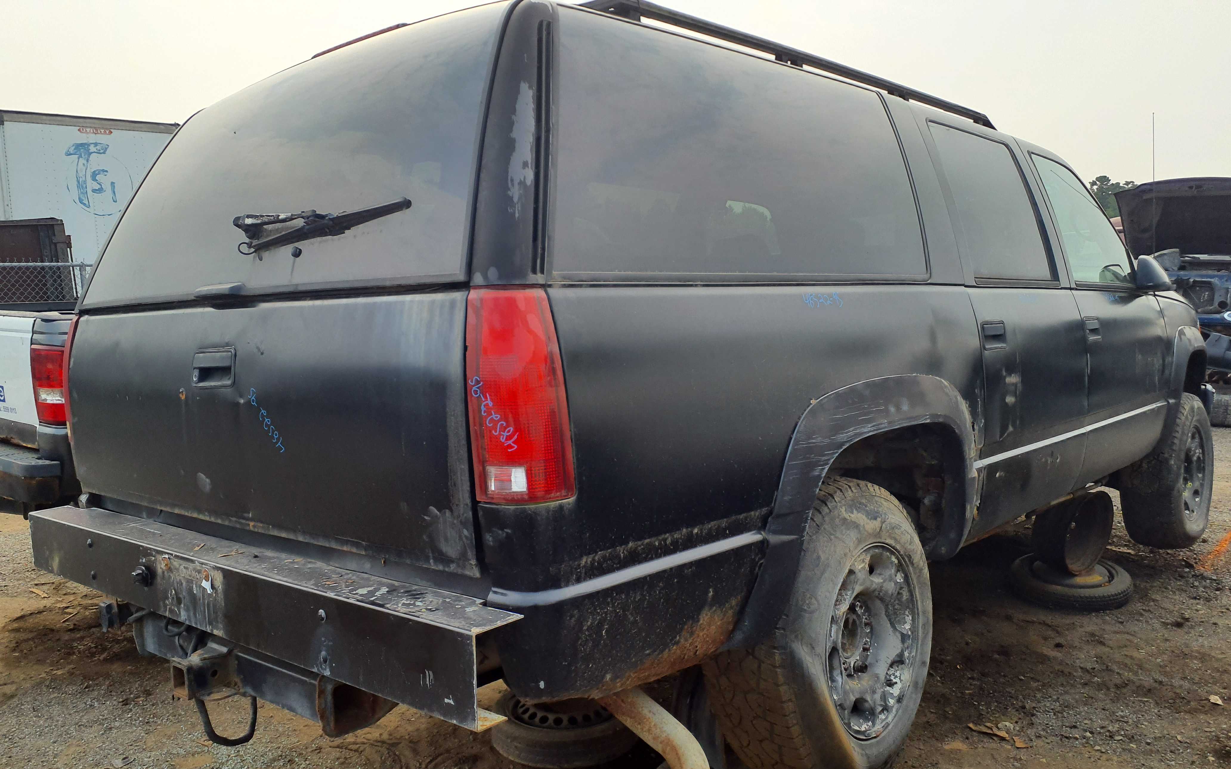 CHEVROLET SUBURBAN 1995