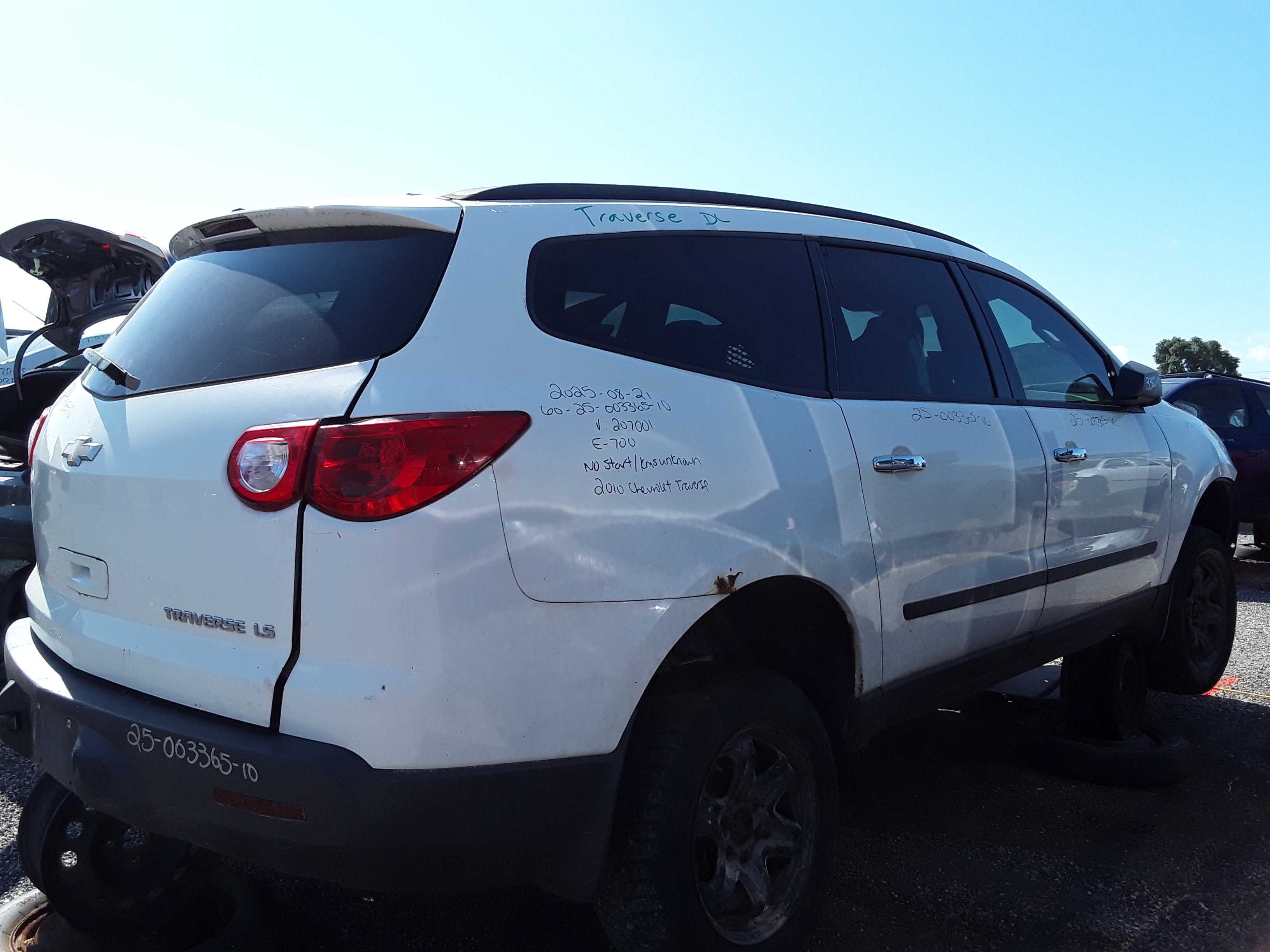 CHEVROLET TRAVERSE 2010