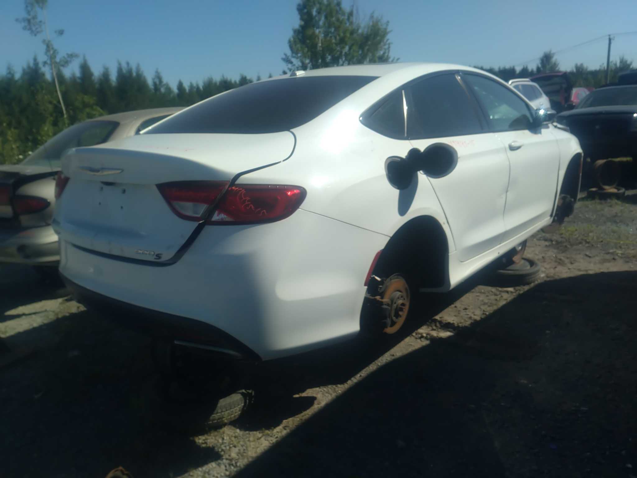 CHRYSLER 200 2015