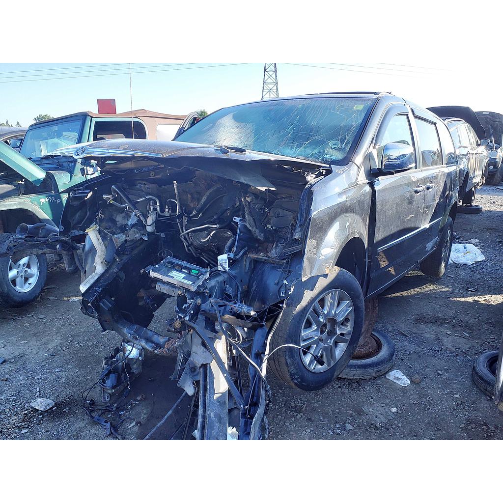 CHRYSLER TOWN & COUNTRY 2010