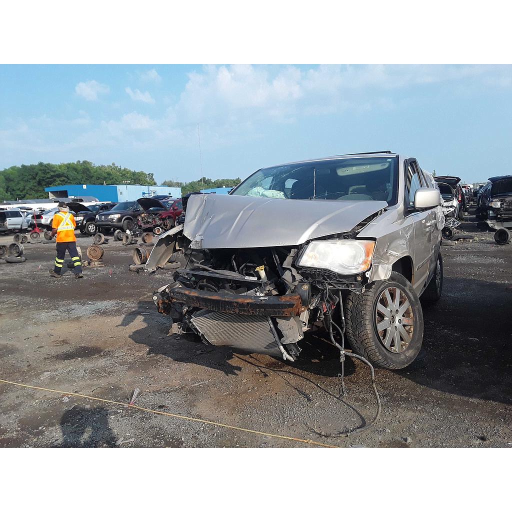 CHRYSLER TOWN &amp; COUNTRY 2014