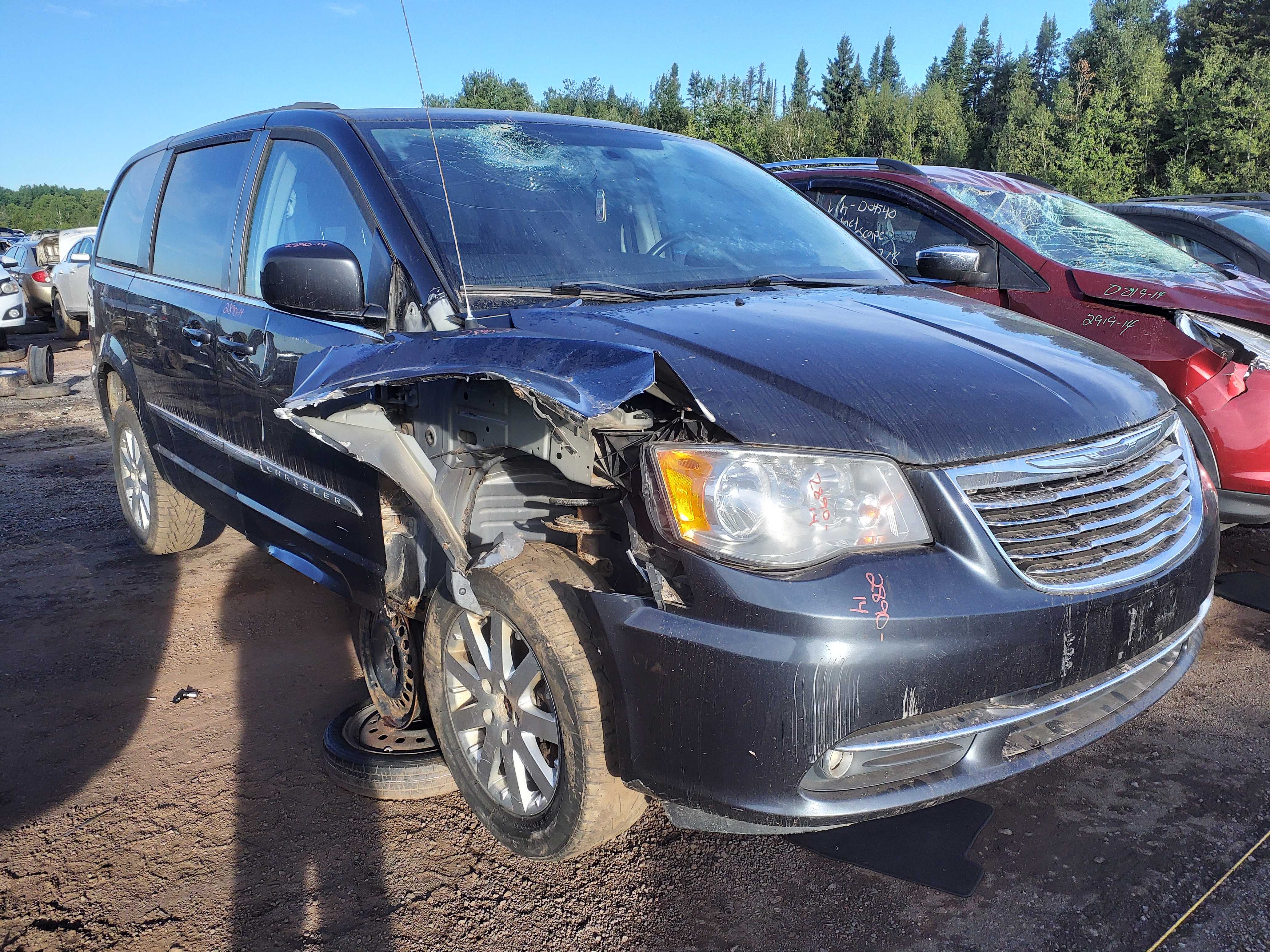 CHRYSLER TOWN &amp; COUNTRY 2014