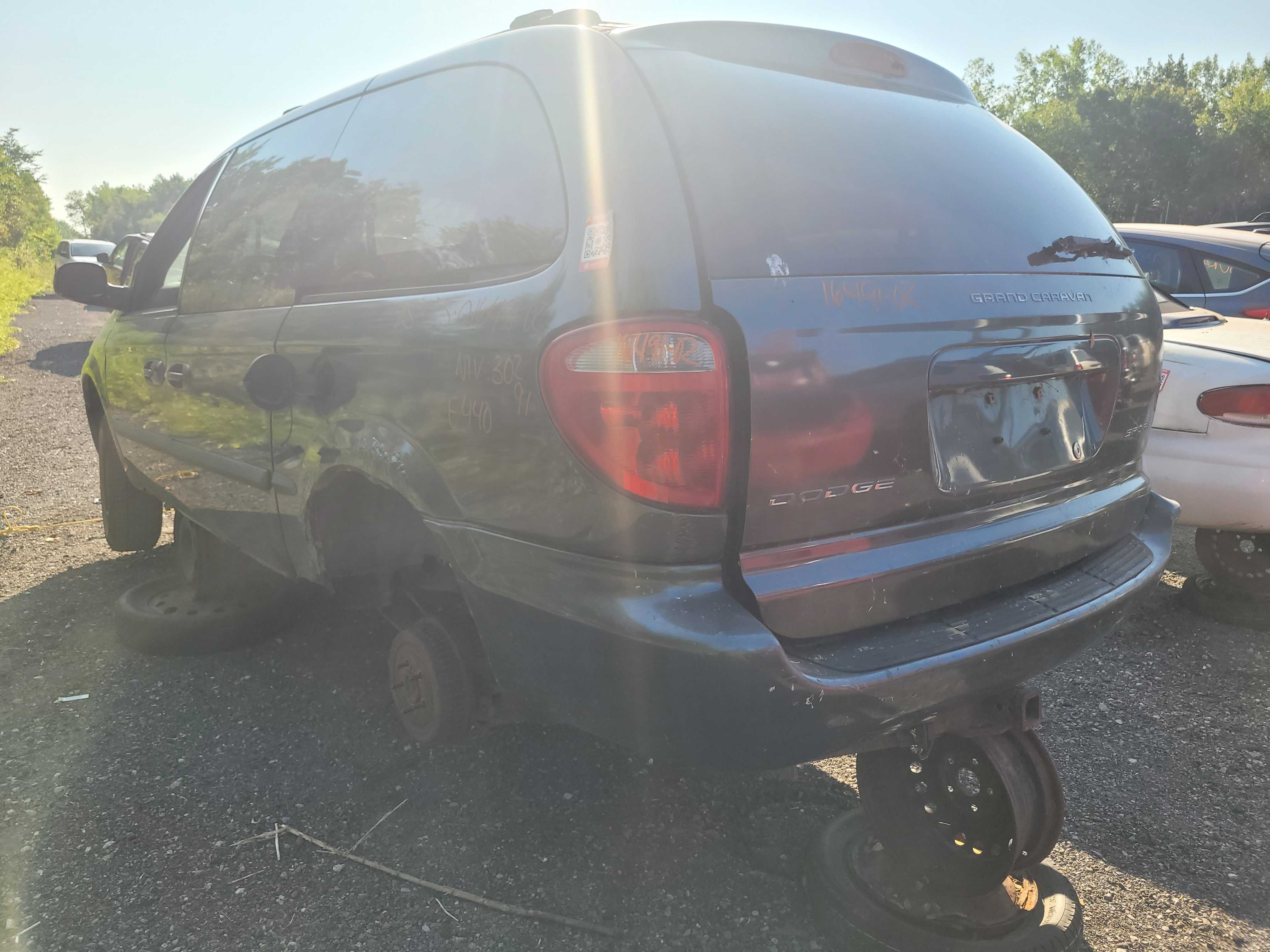 DODGE CARAVAN 2002