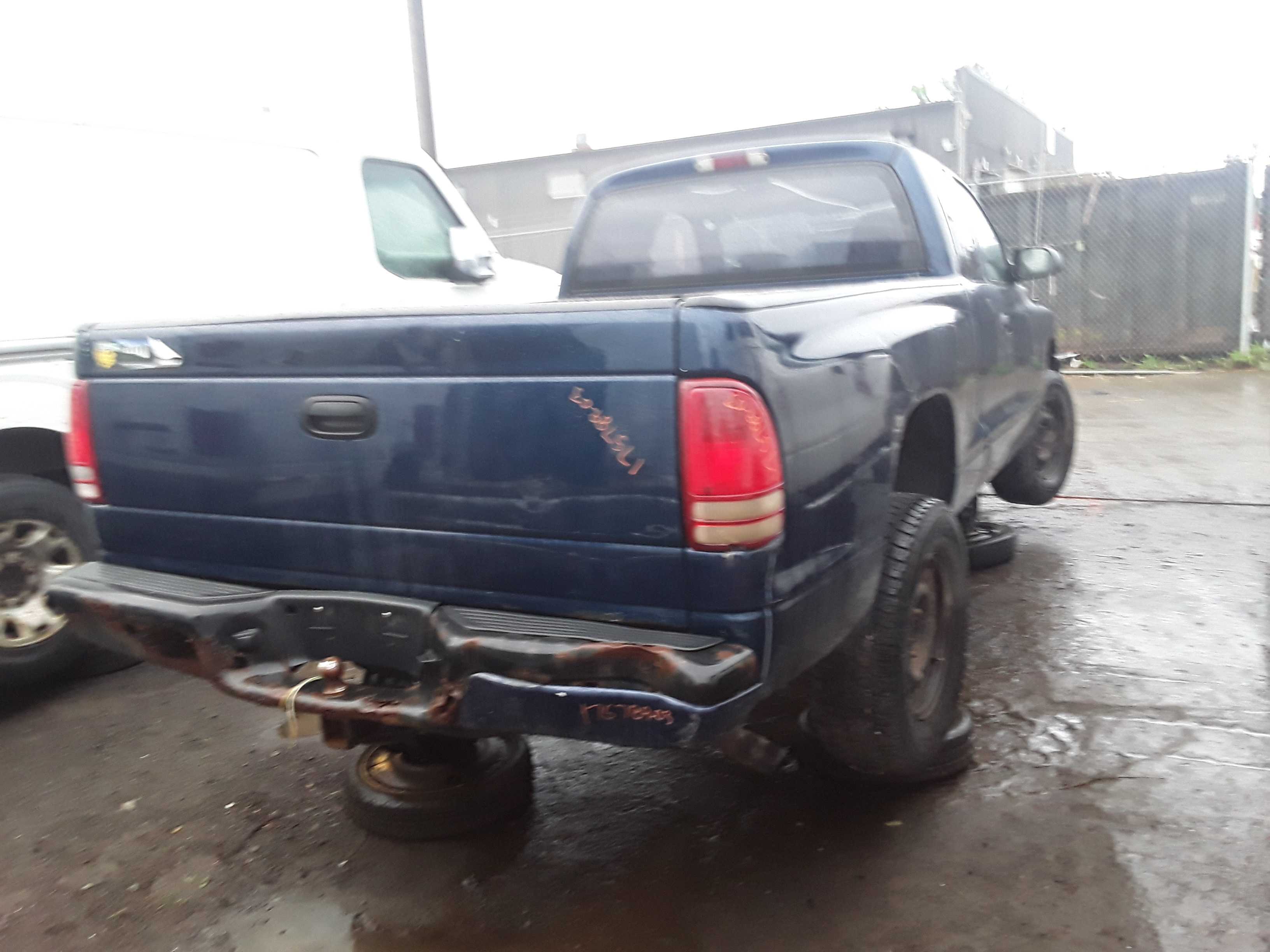 DODGE DAKOTA 2003