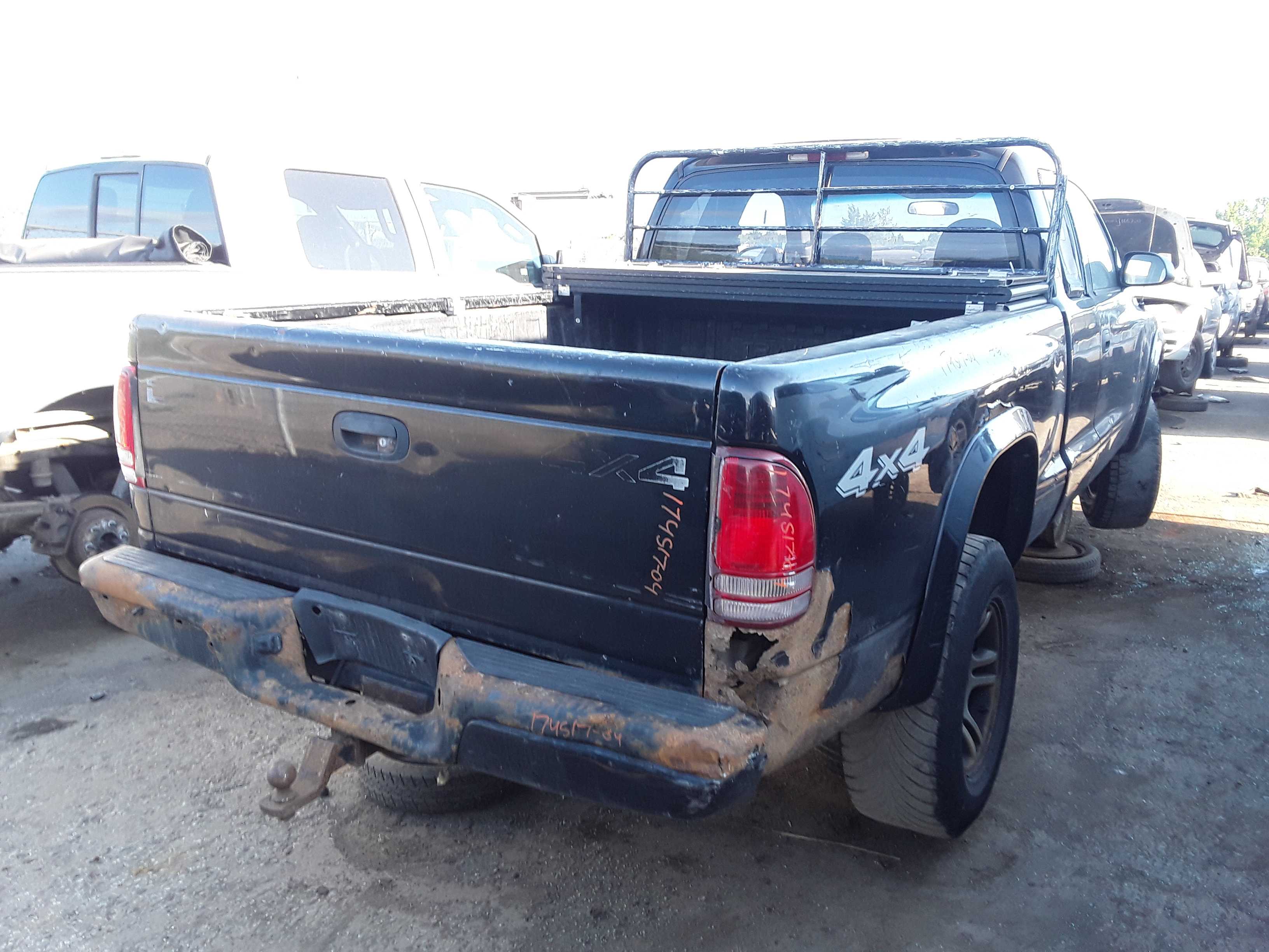 DODGE DAKOTA 2004