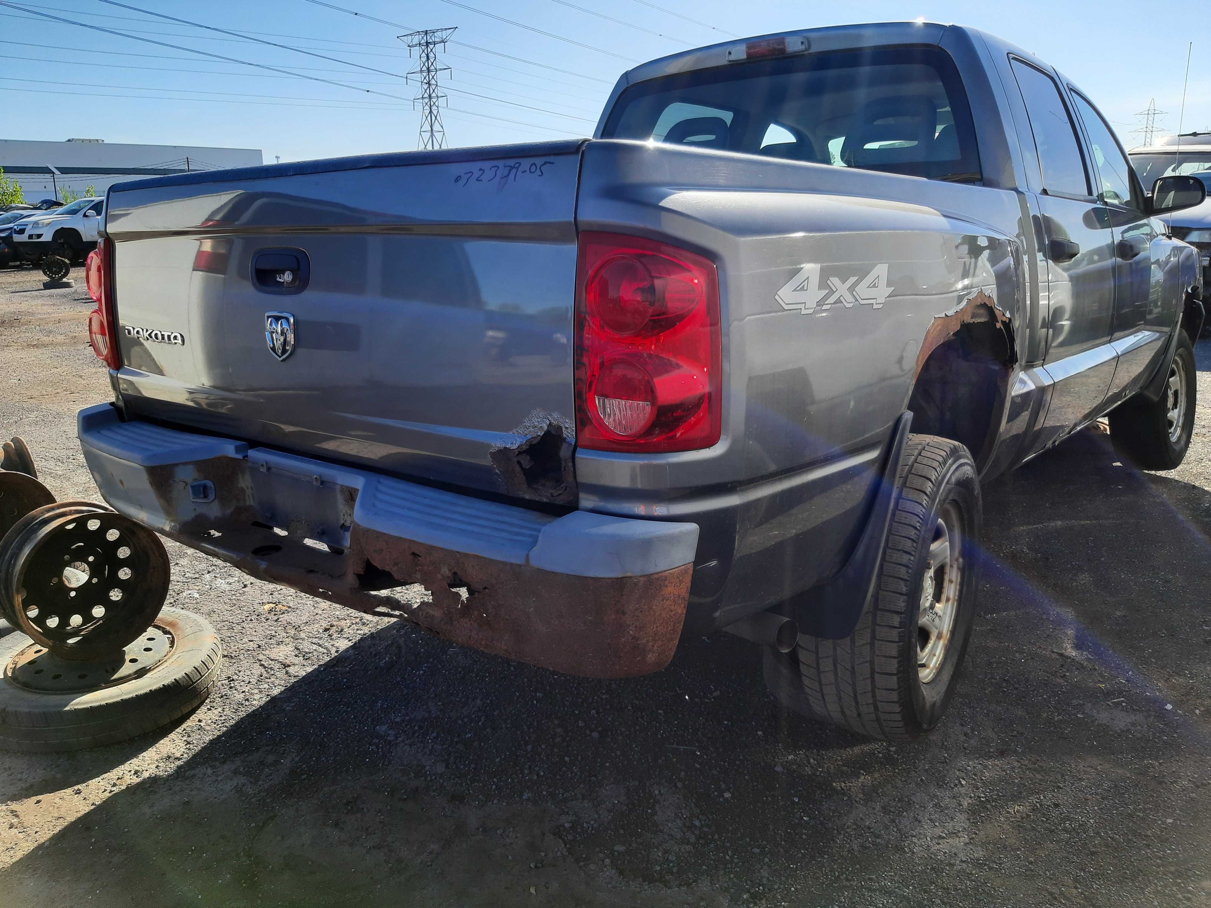 DODGE DAKOTA 2005