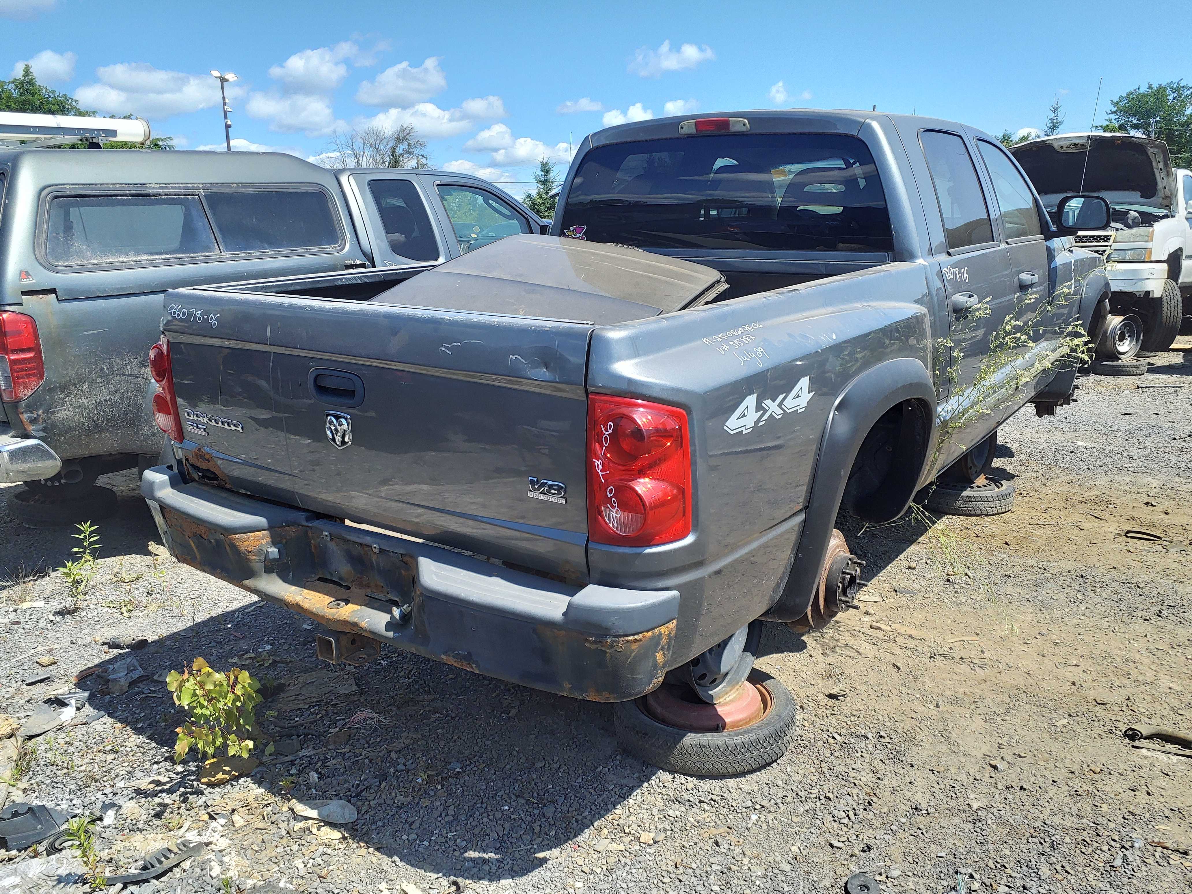 DODGE DAKOTA 2006