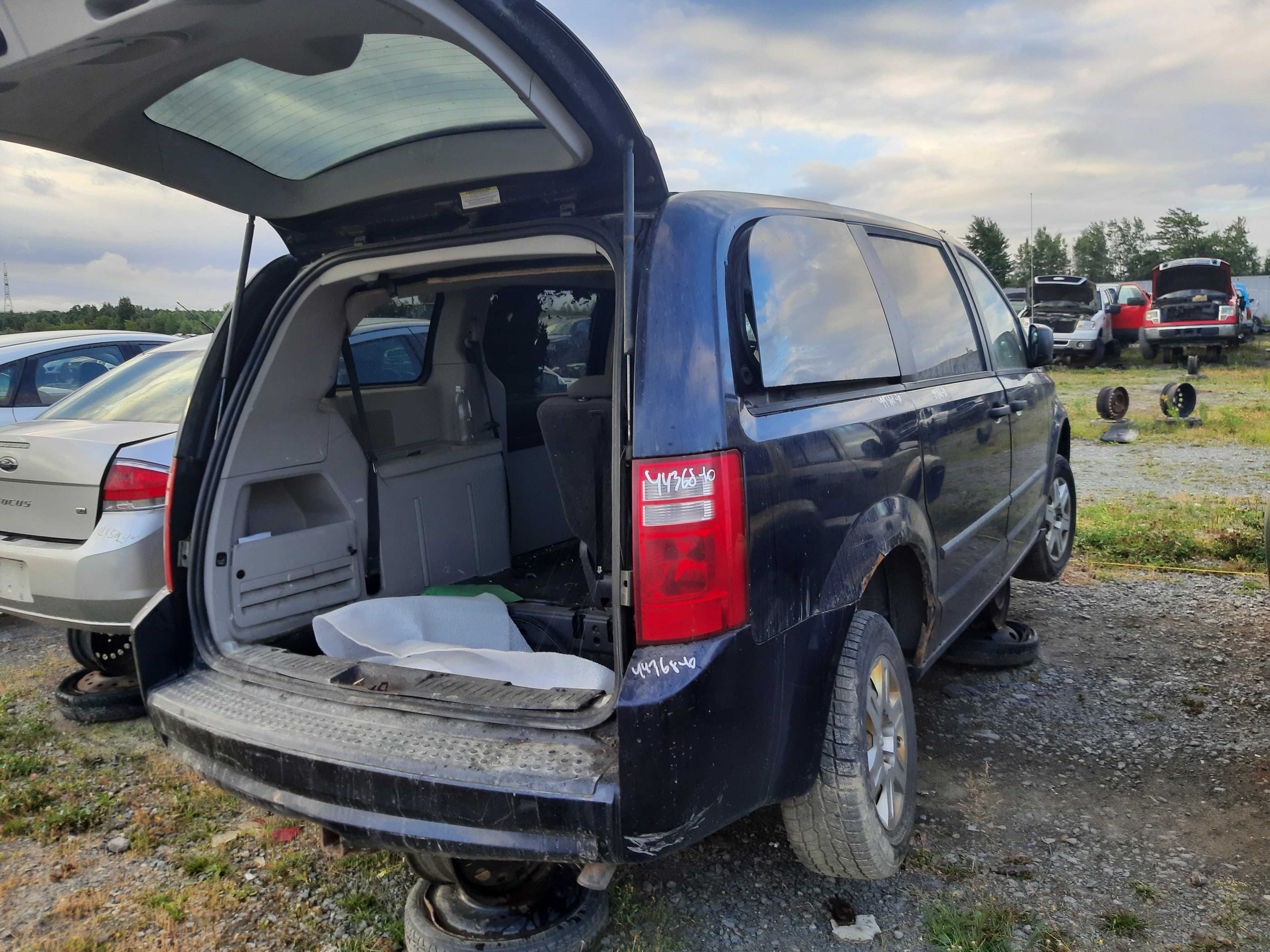 DODGE GRAND CARAVAN 2010