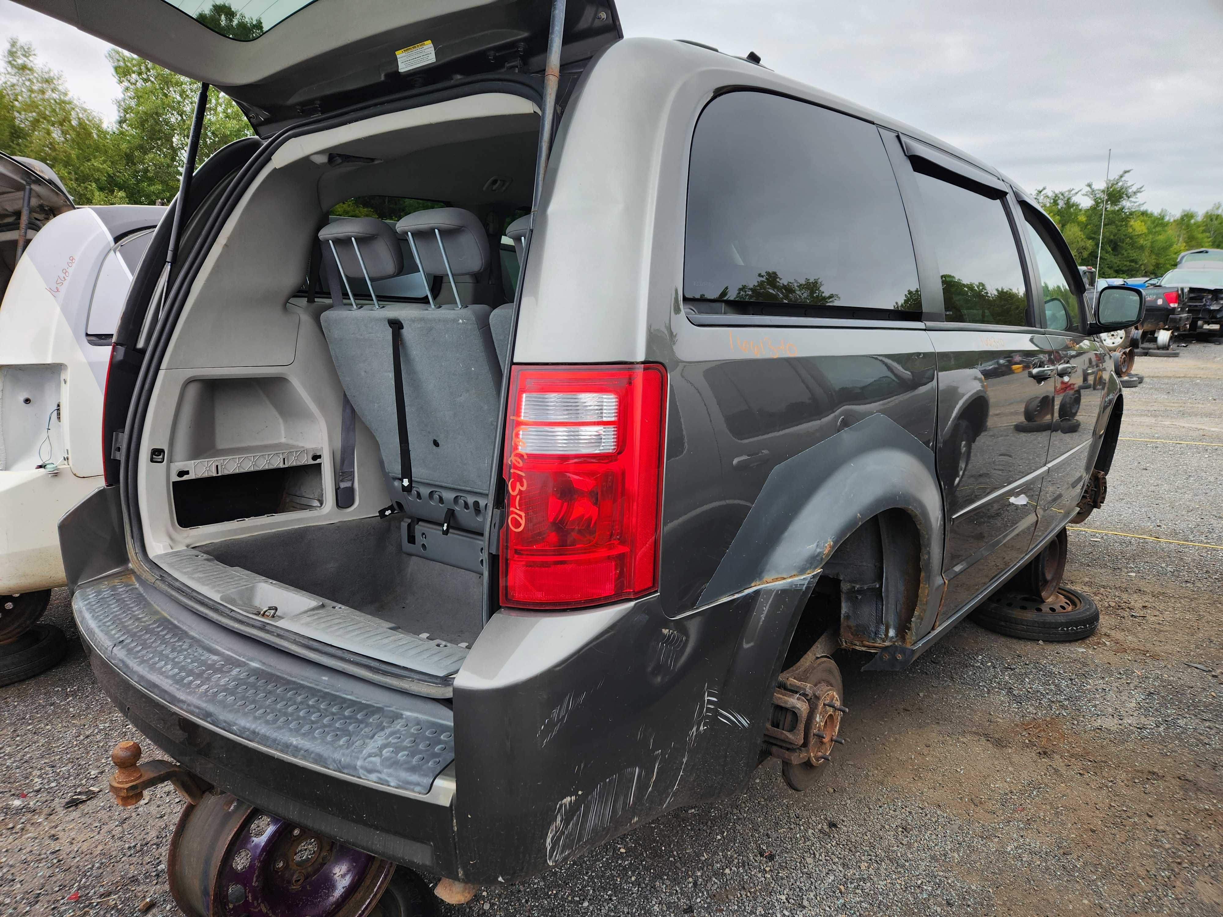 DODGE GRAND CARAVAN 2010
