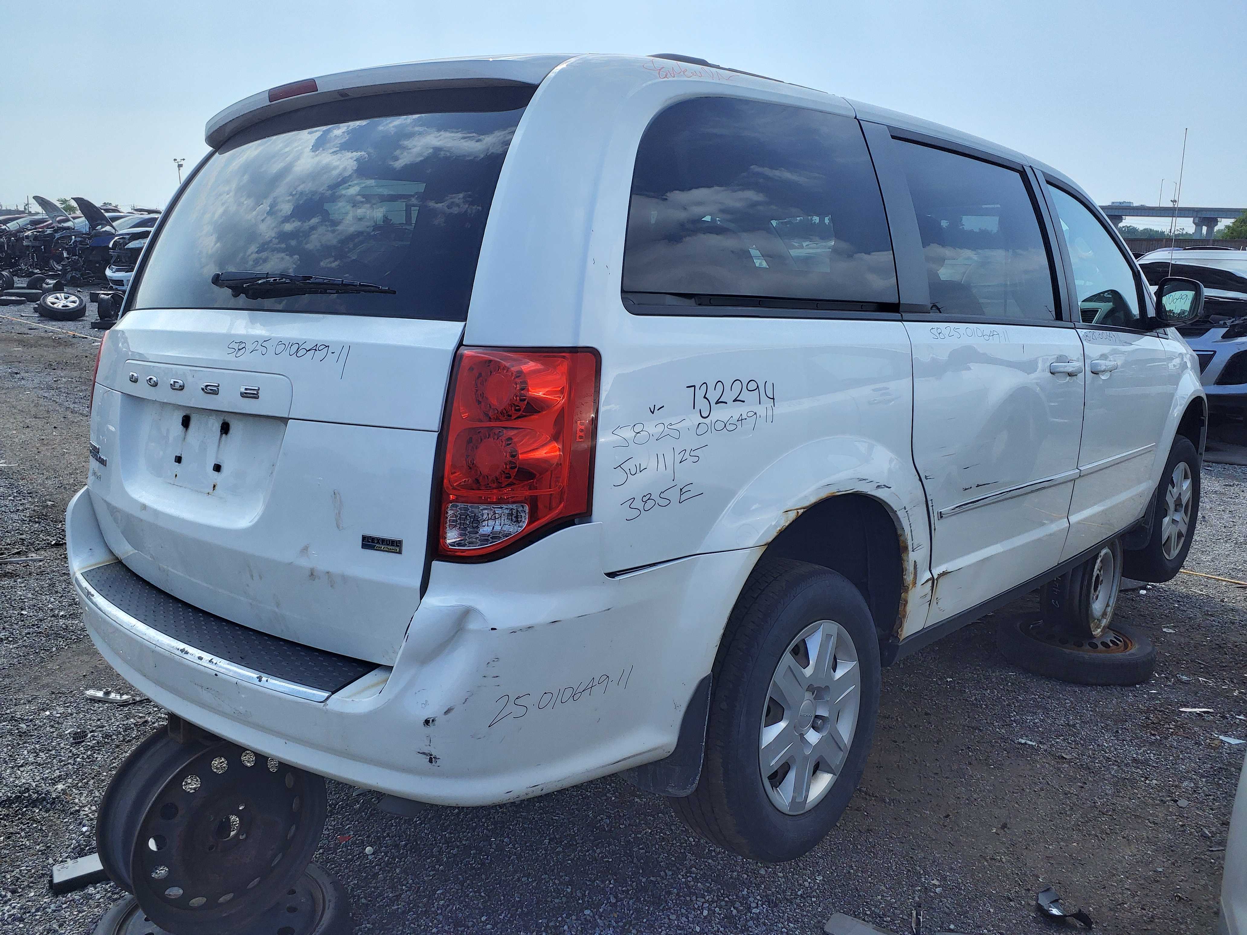 DODGE GRAND CARAVAN 2011