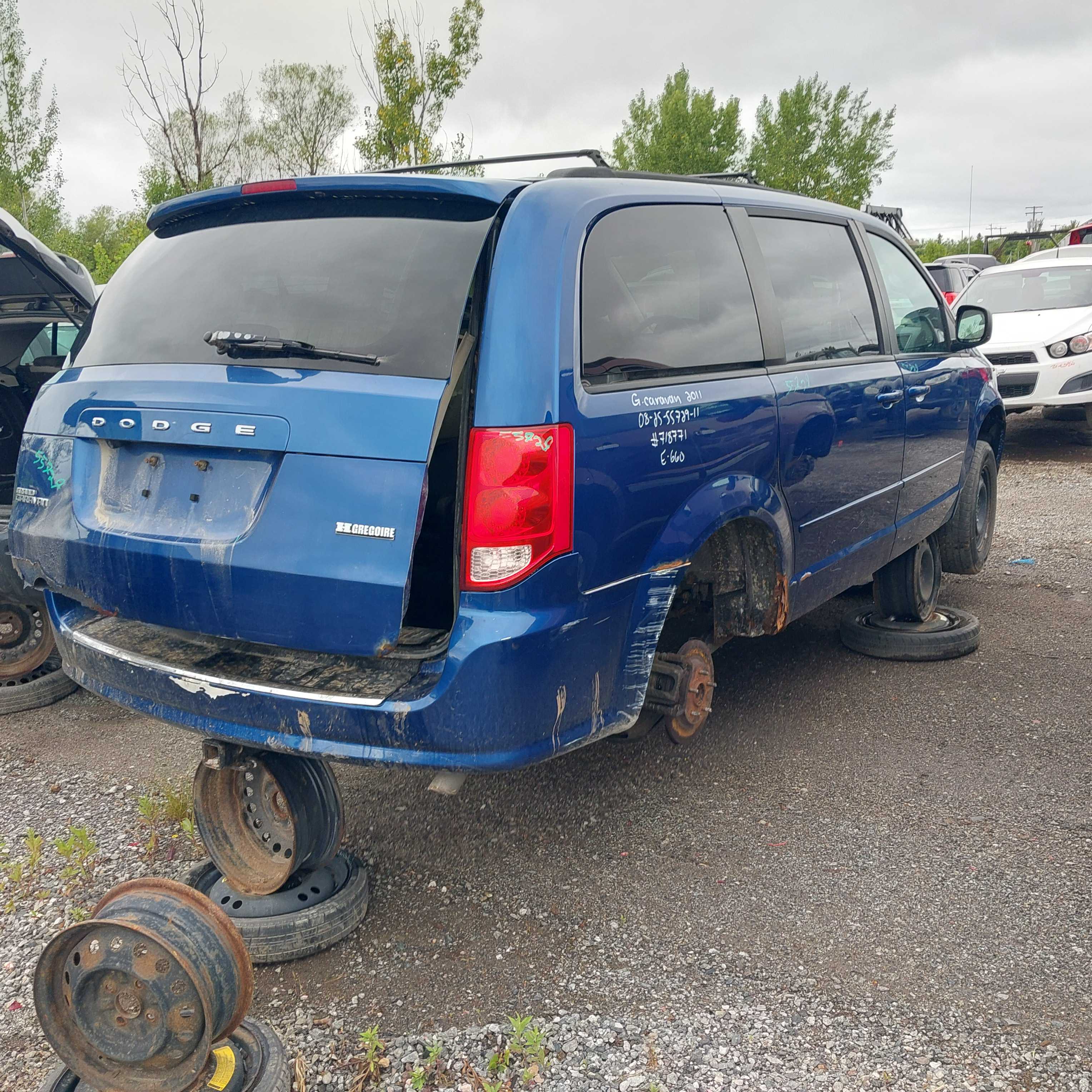 DODGE GRAND CARAVAN 2011