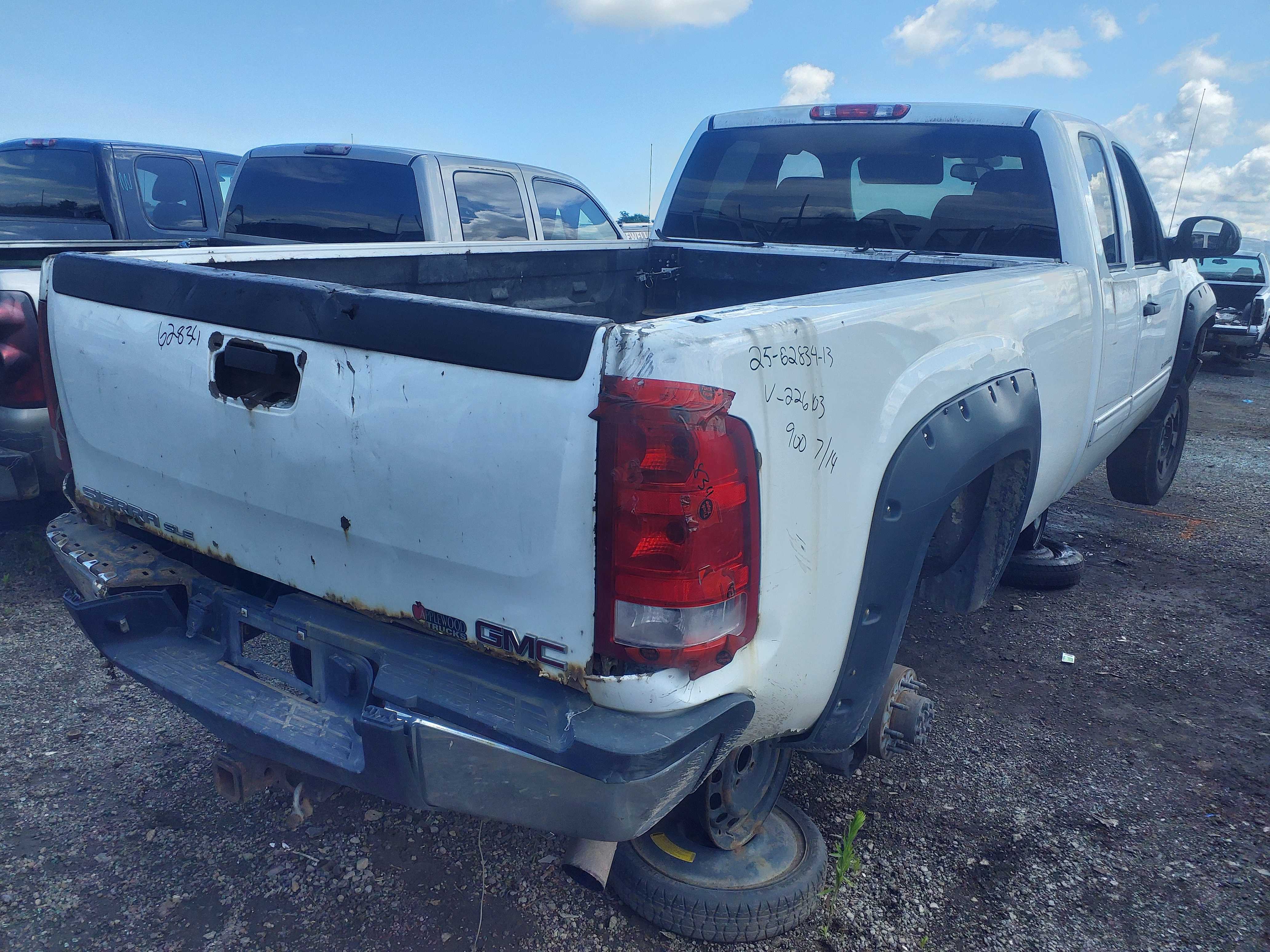 GMC SIERRA 2500 2013