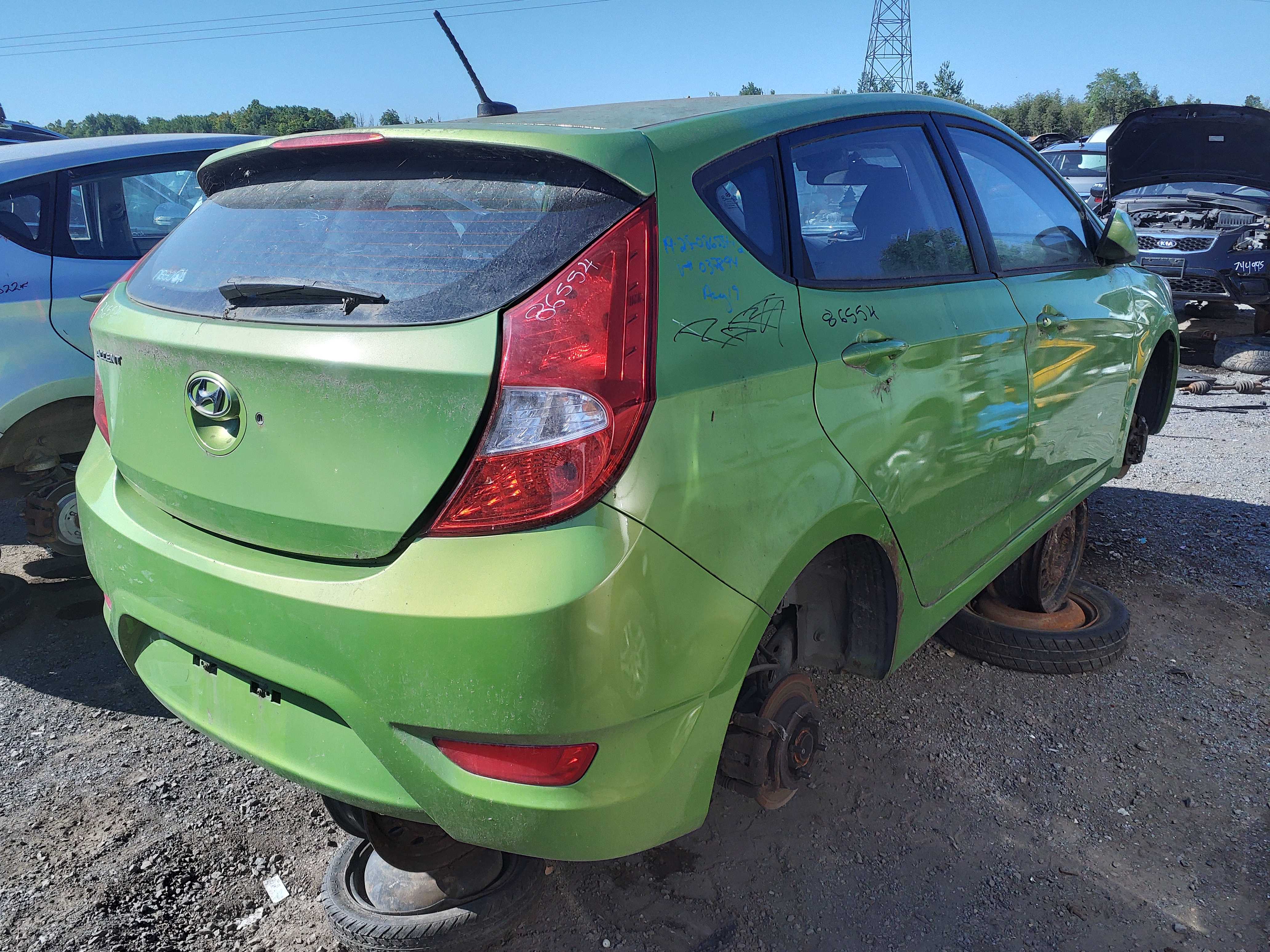 HYUNDAI ACCENT 2012