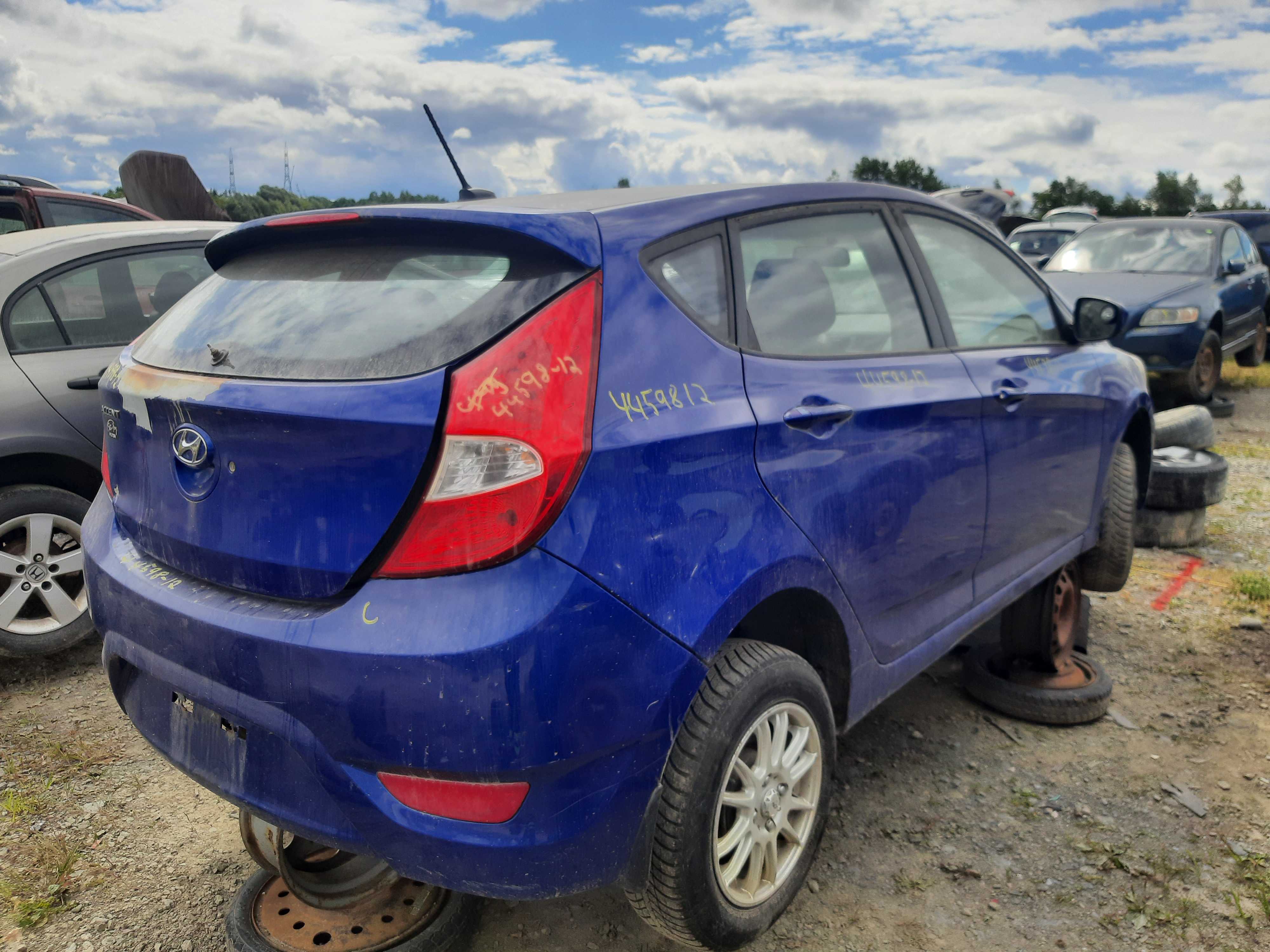 HYUNDAI ACCENT 2012