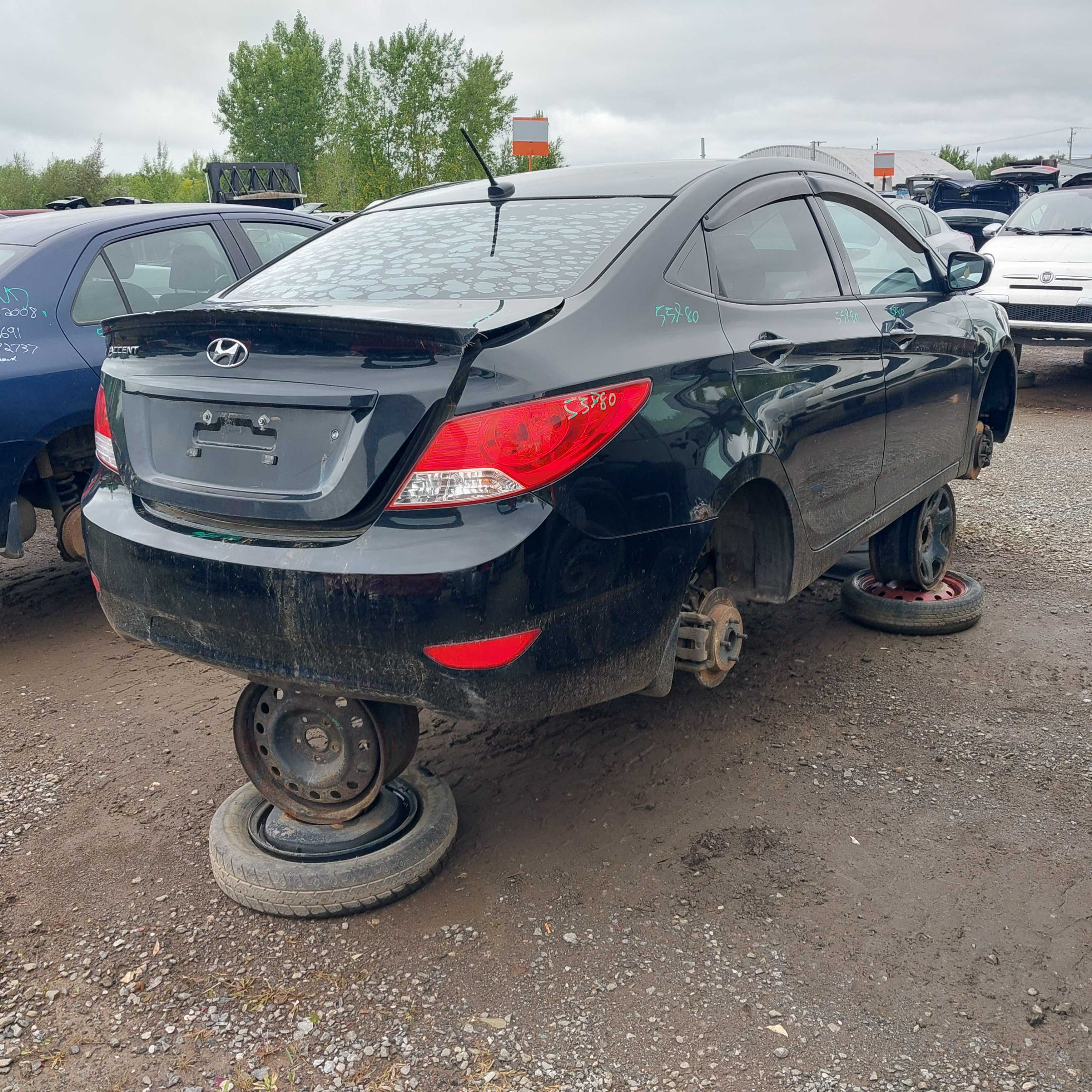HYUNDAI ACCENT 2012