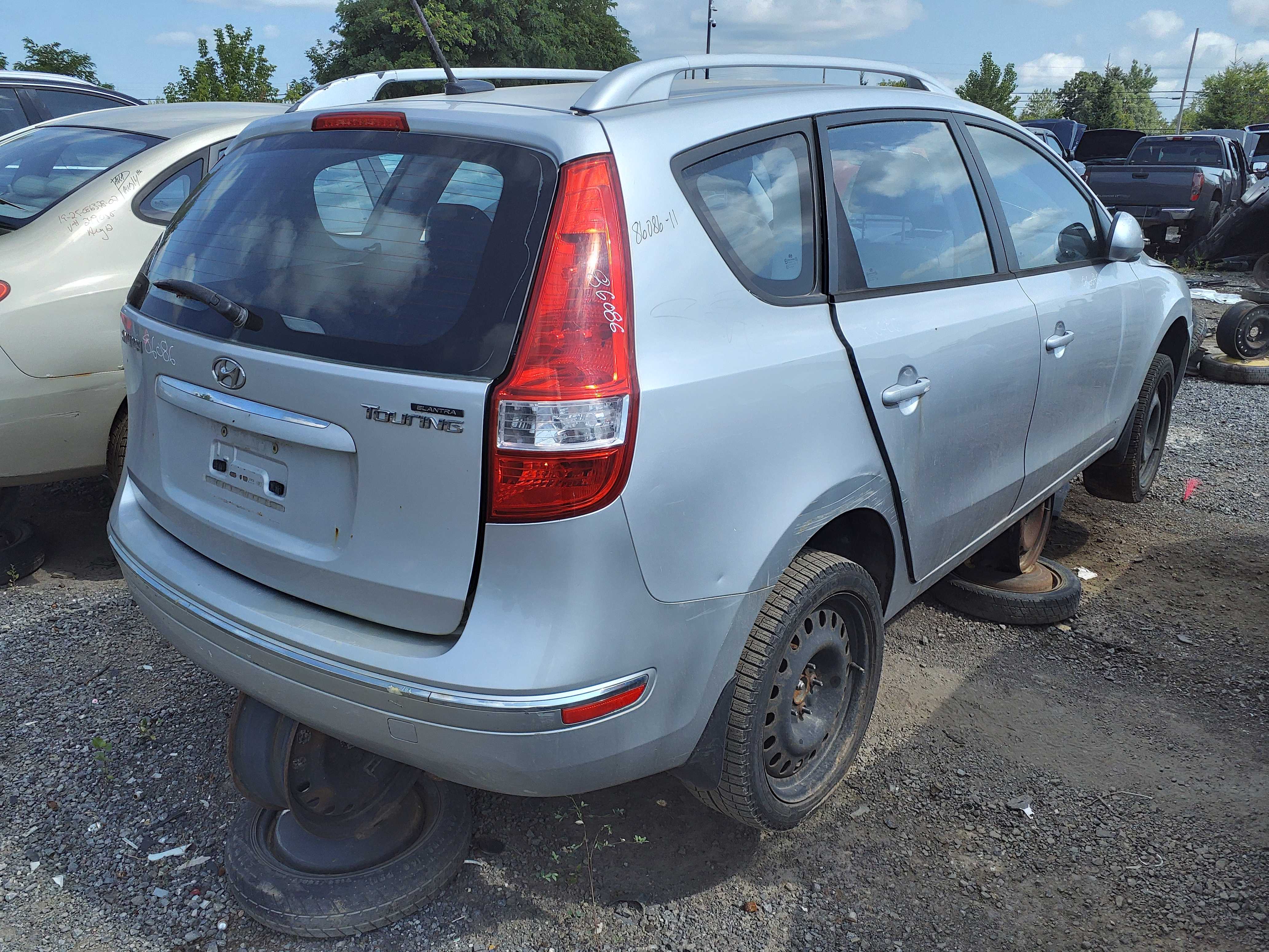 HYUNDAI ELANTRA 2011