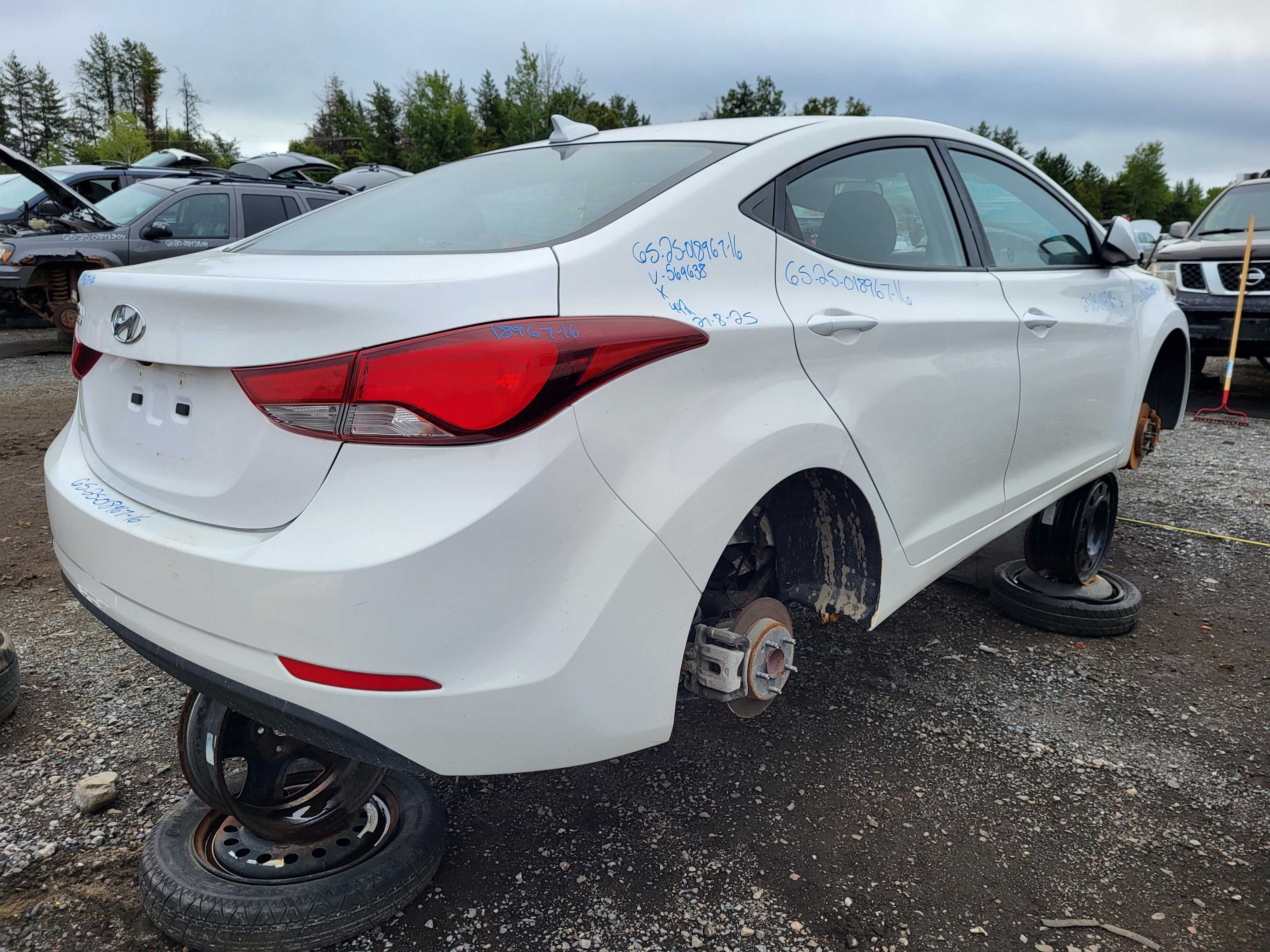 HYUNDAI ELANTRA 2016