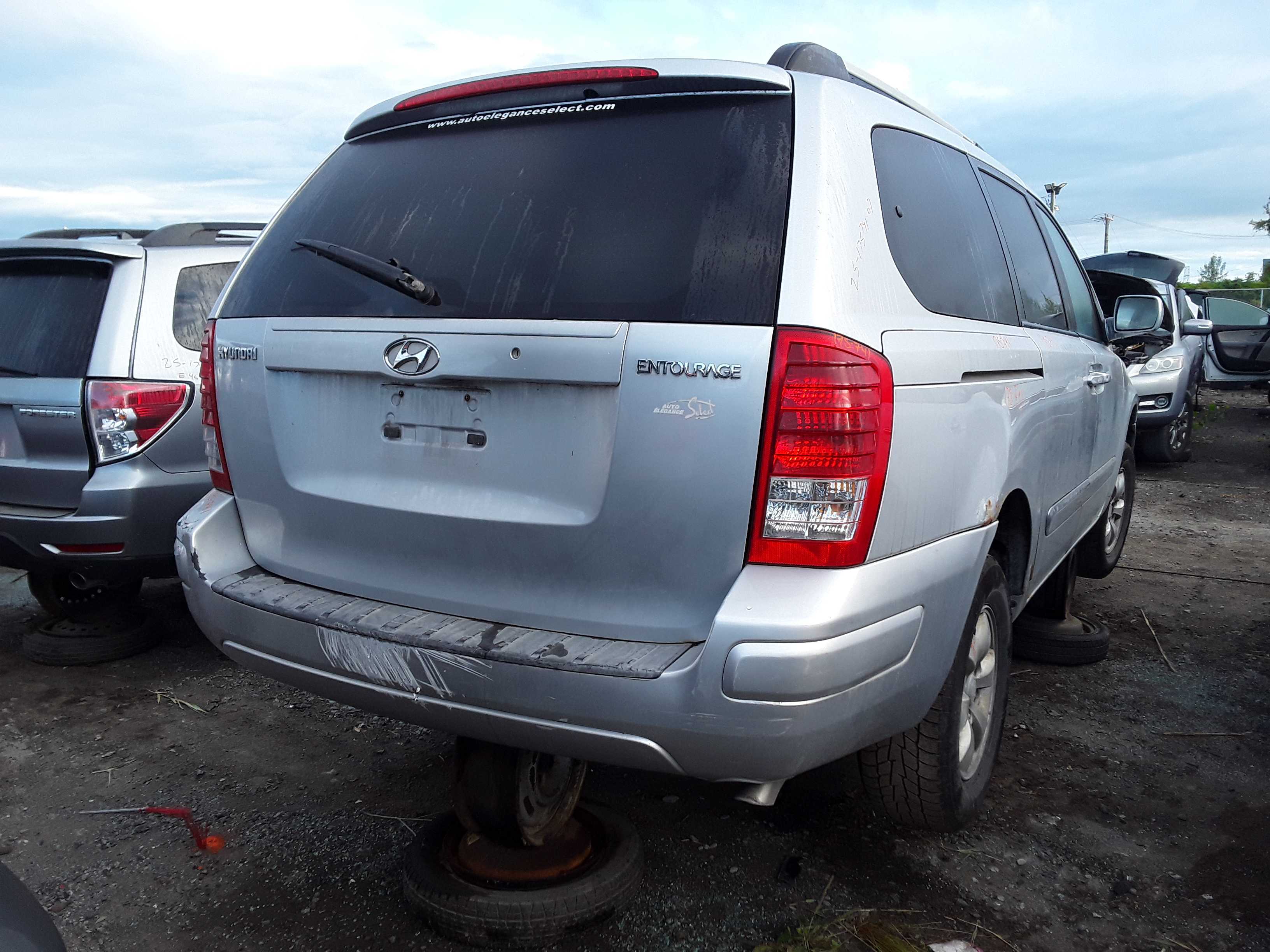 HYUNDAI ENTOURAGE 2007
