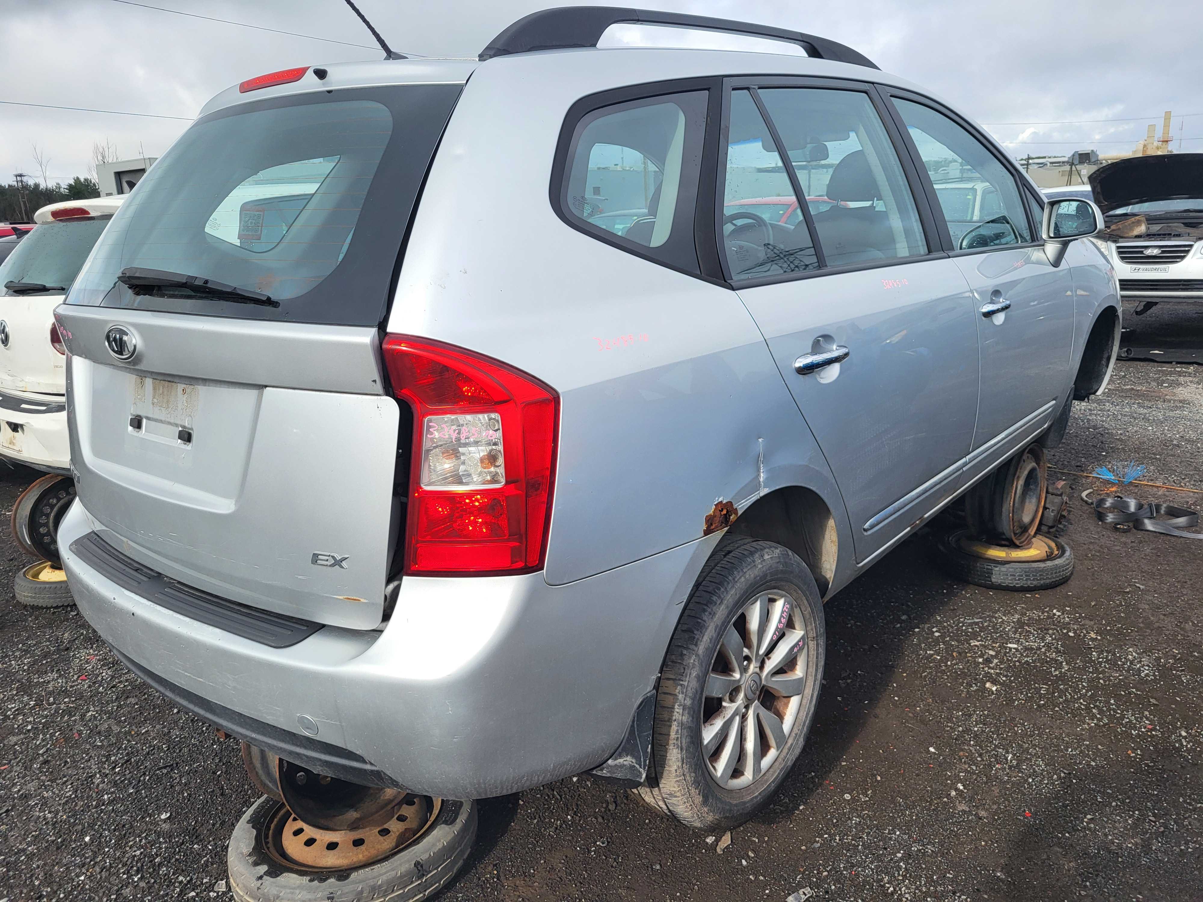 KIA RONDO 2010