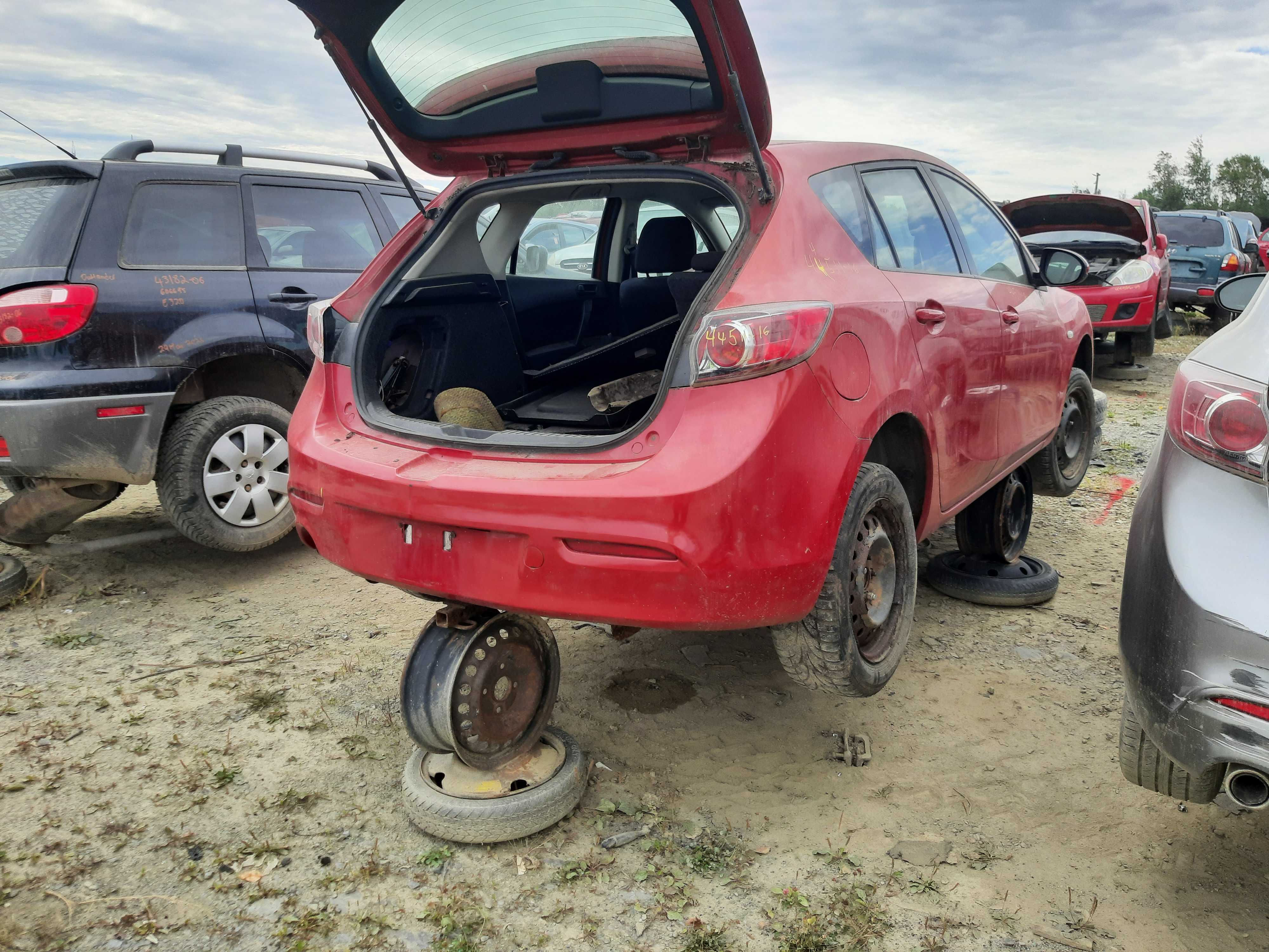MAZDA MAZDA3 2010