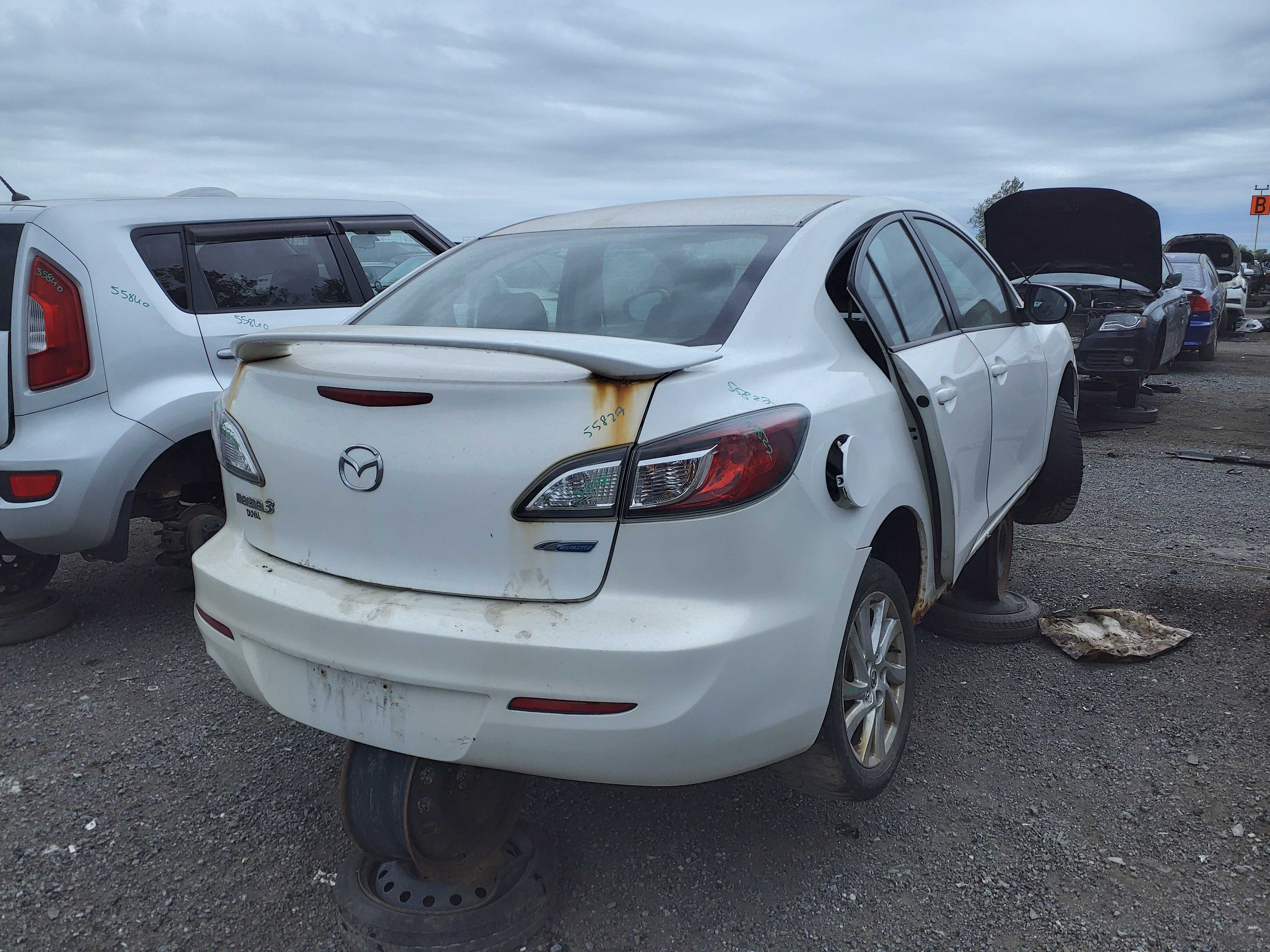 MAZDA MAZDA3 2012