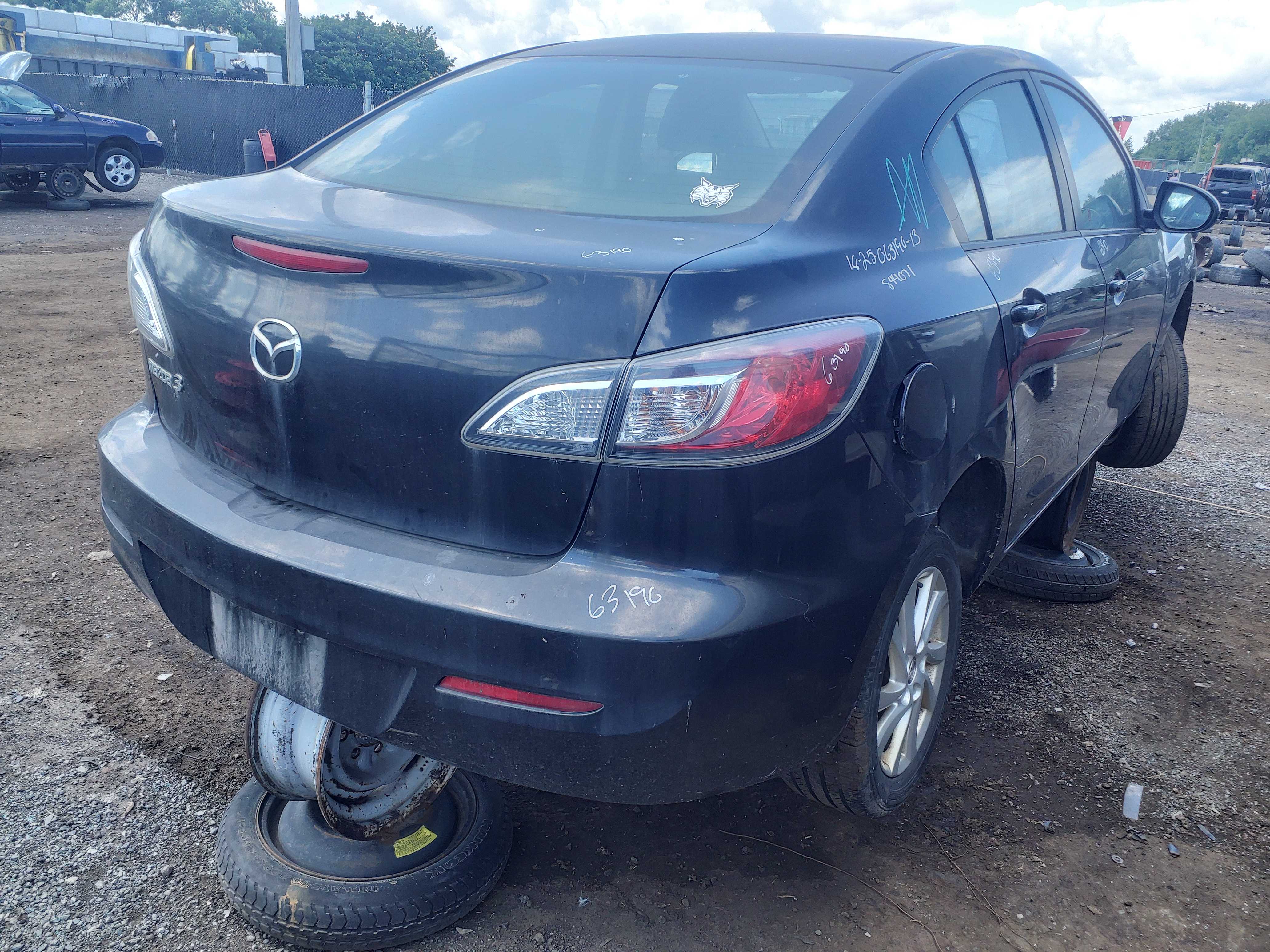 MAZDA MAZDA3 2013