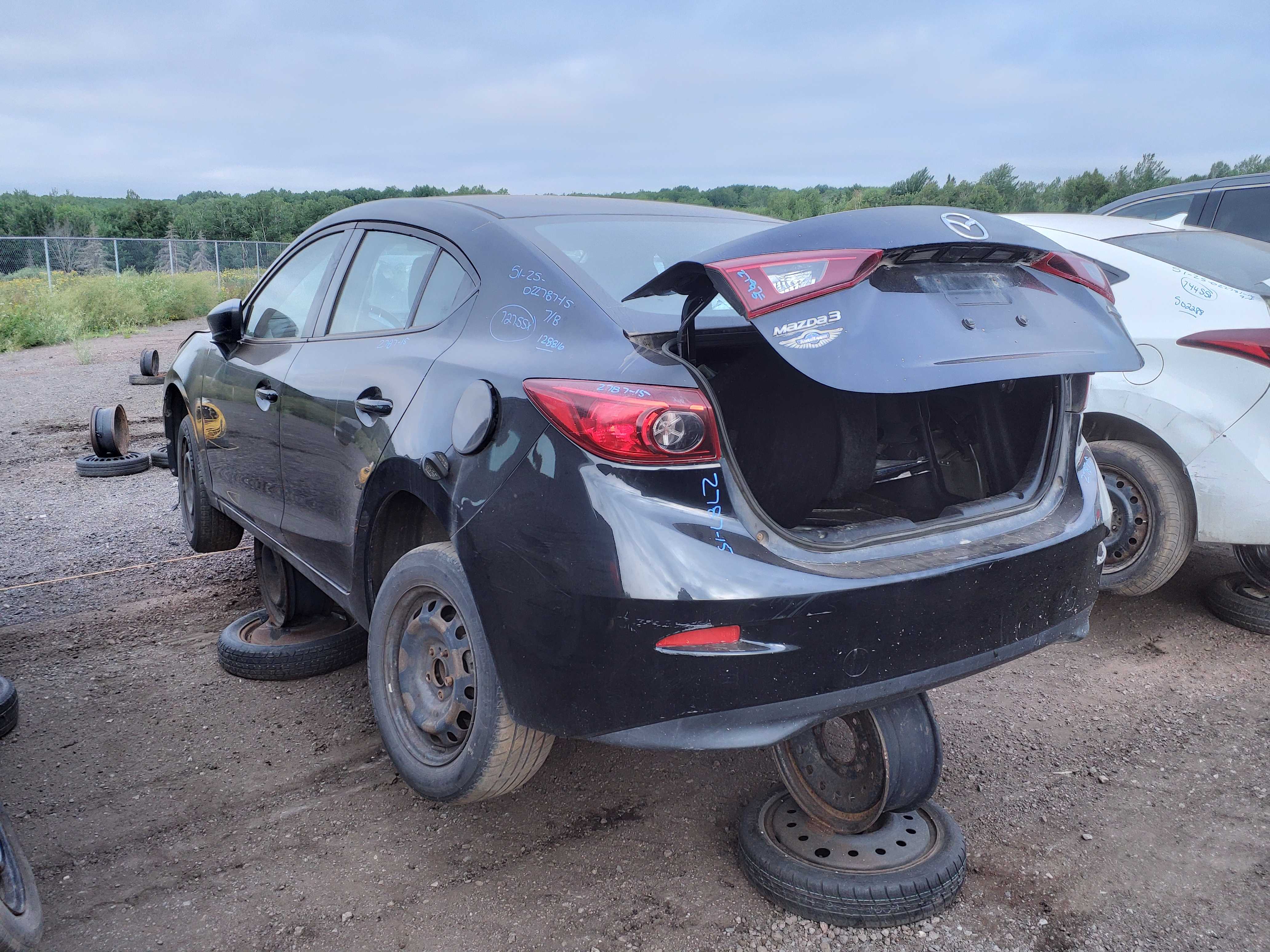 MAZDA MAZDA3 2015