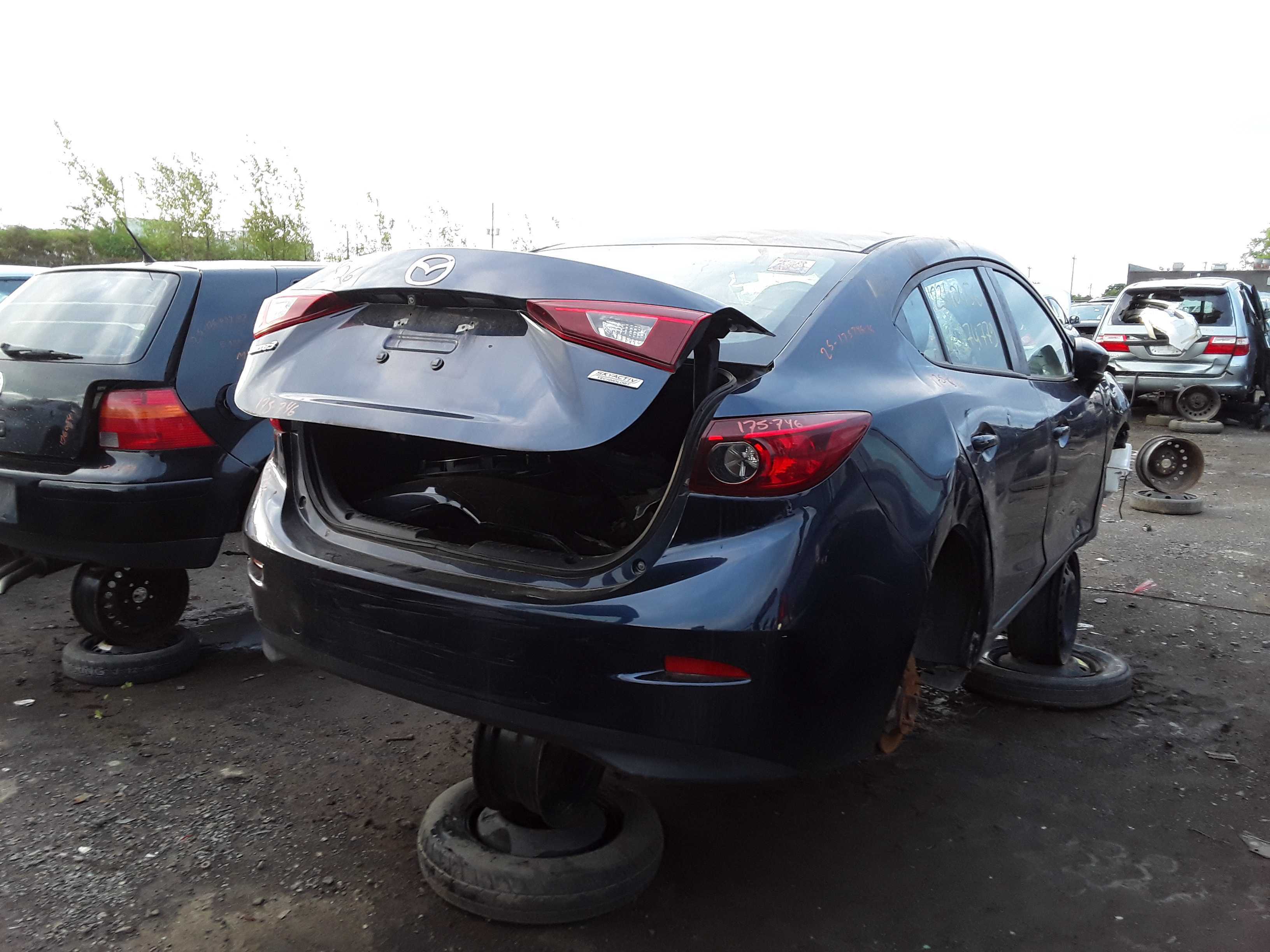 MAZDA MAZDA3 2016