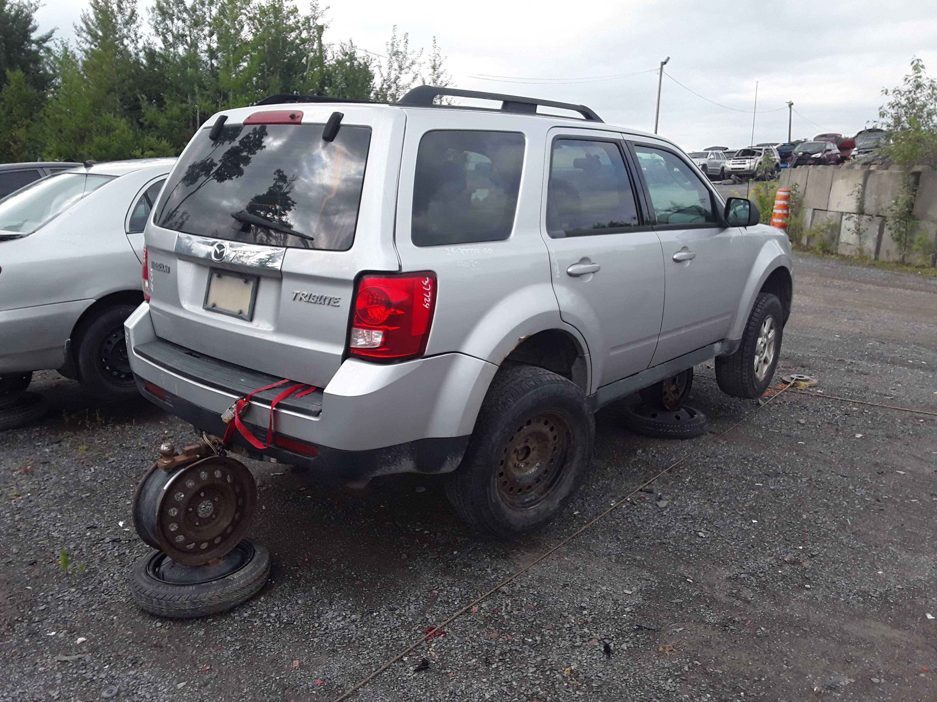MAZDA TRIBUTE 2009