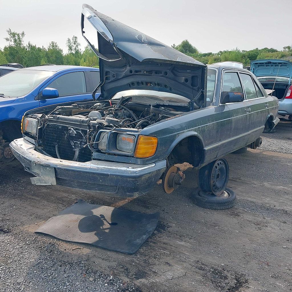MERCEDES-BENZ 300 SERIES 1983