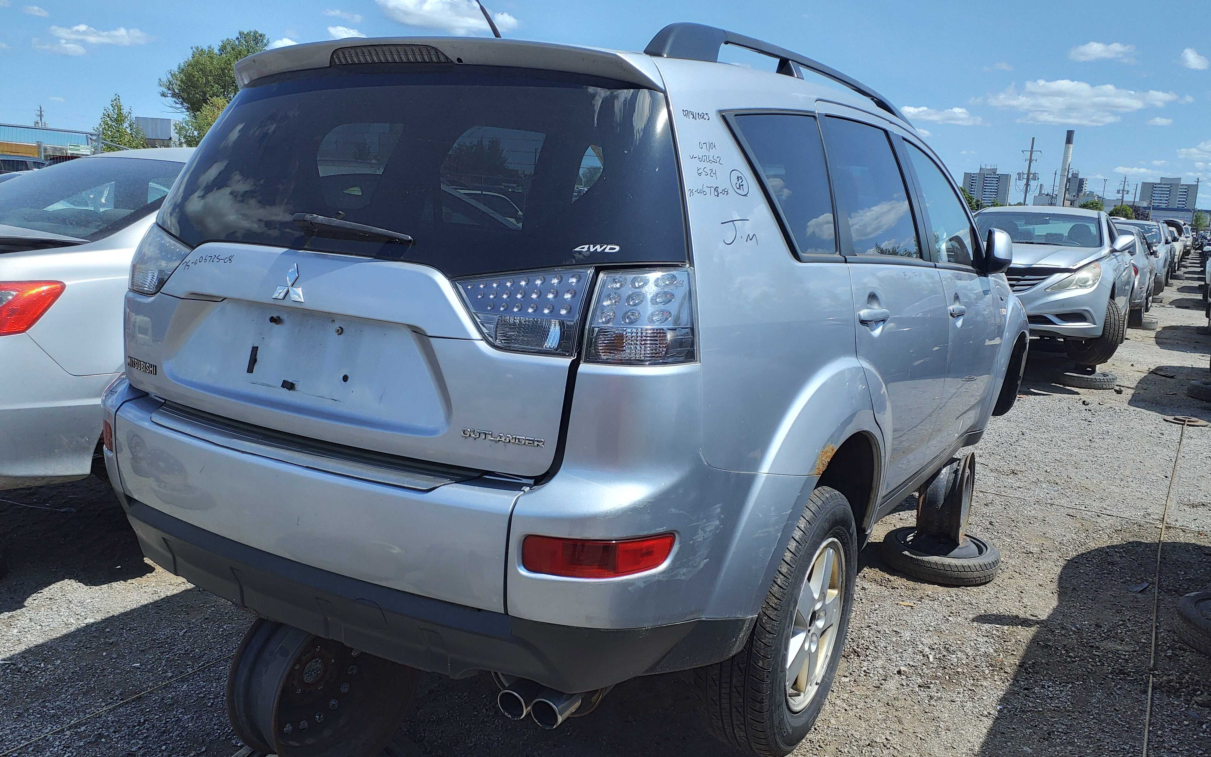 MITSUBISHI OUTLANDER 2008