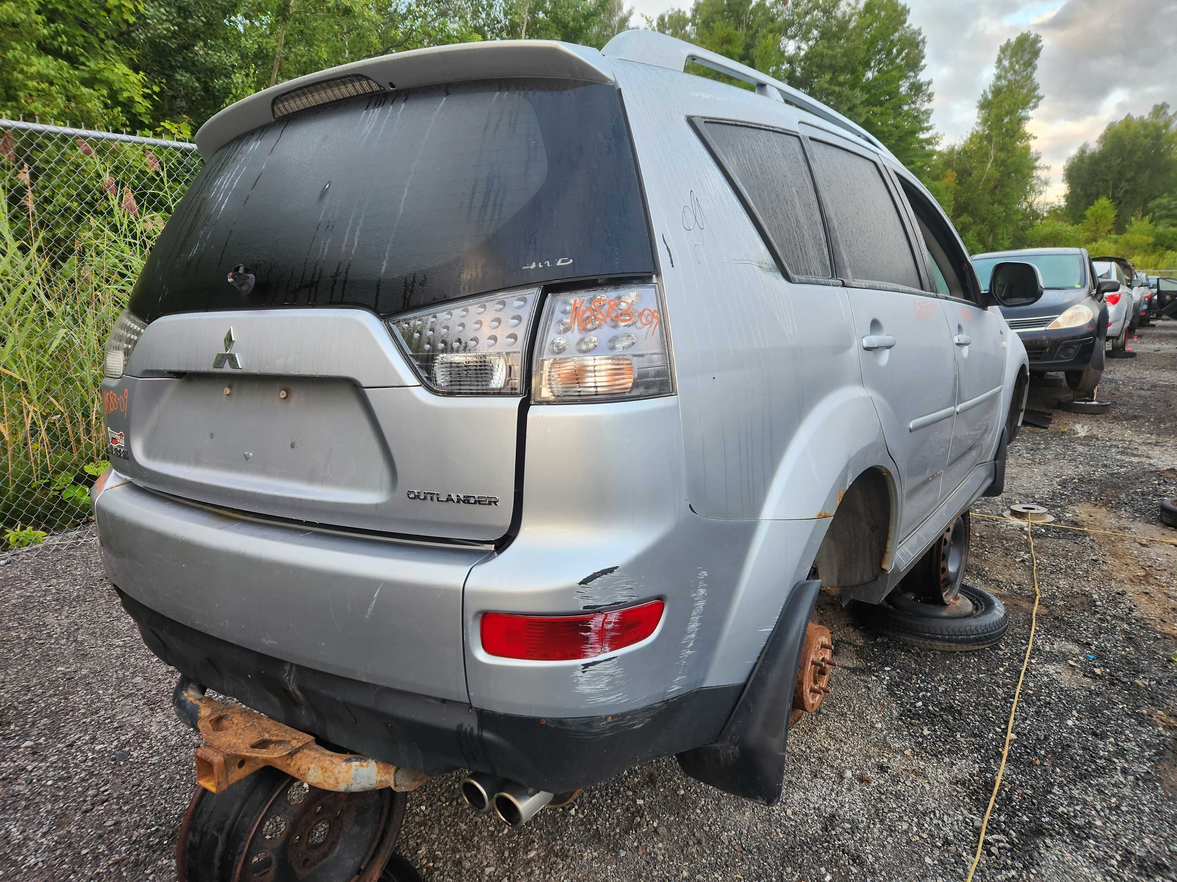 MITSUBISHI OUTLANDER 2009