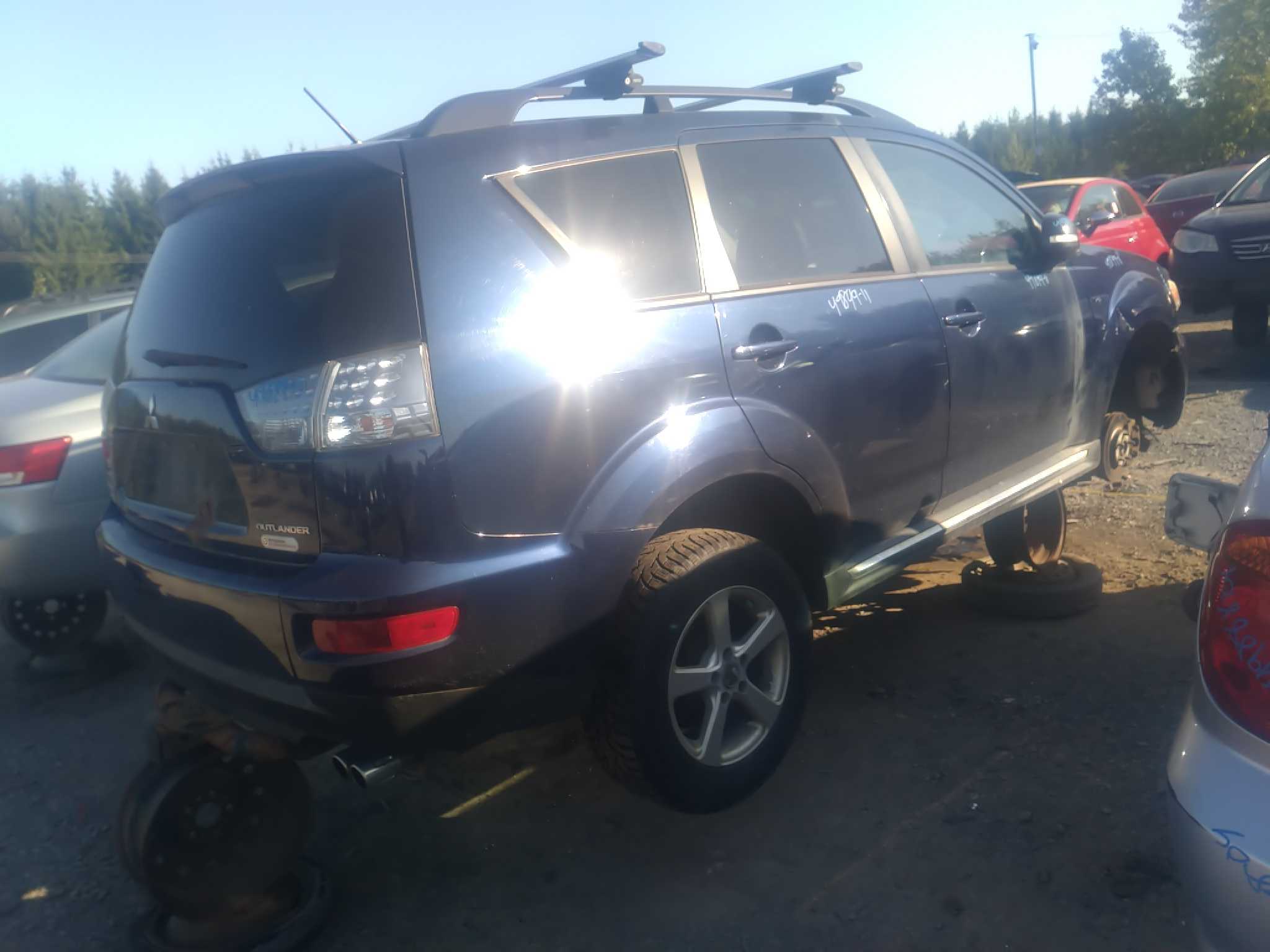 MITSUBISHI OUTLANDER 2011
