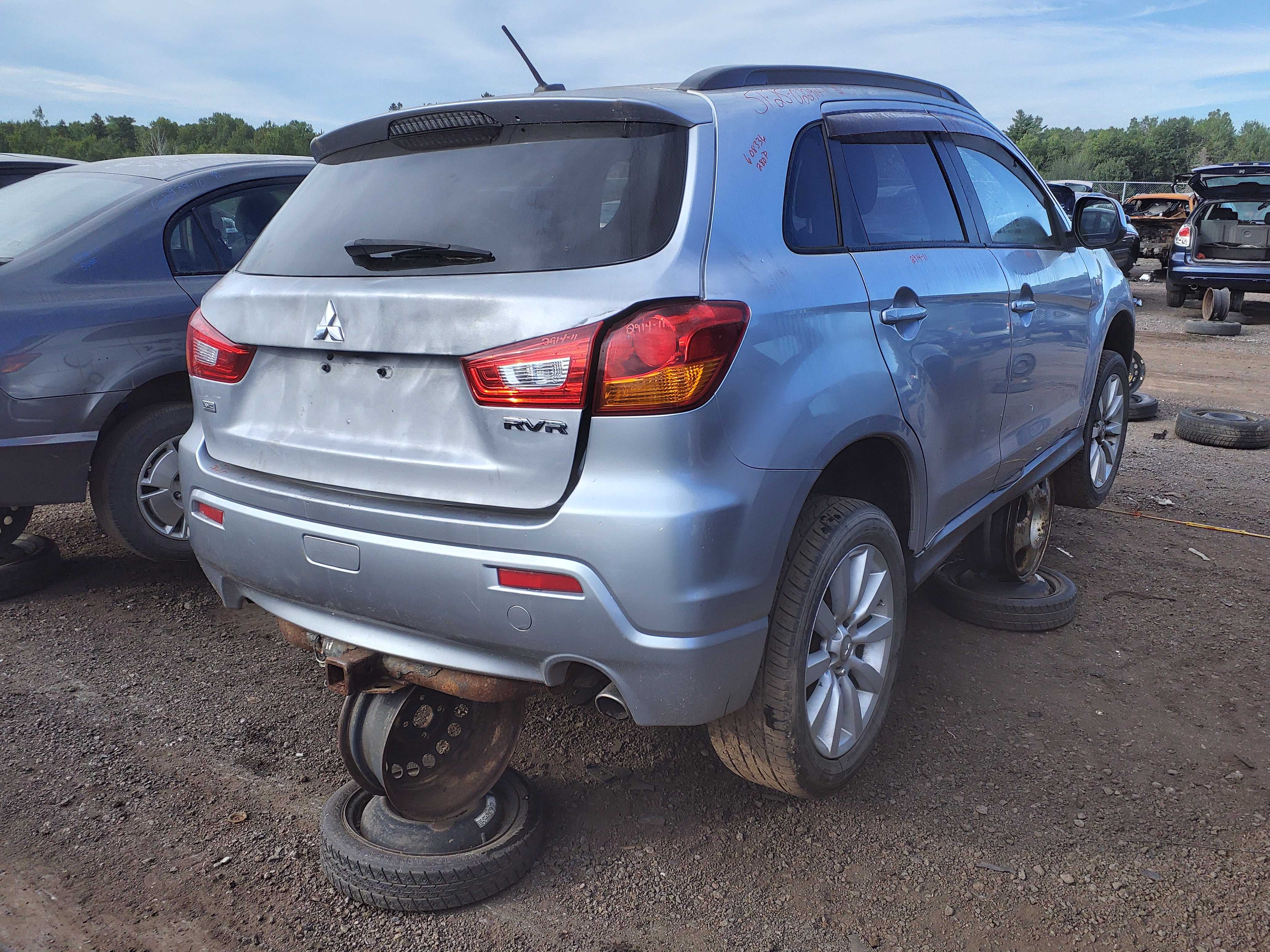 MITSUBISHI RVR 2011