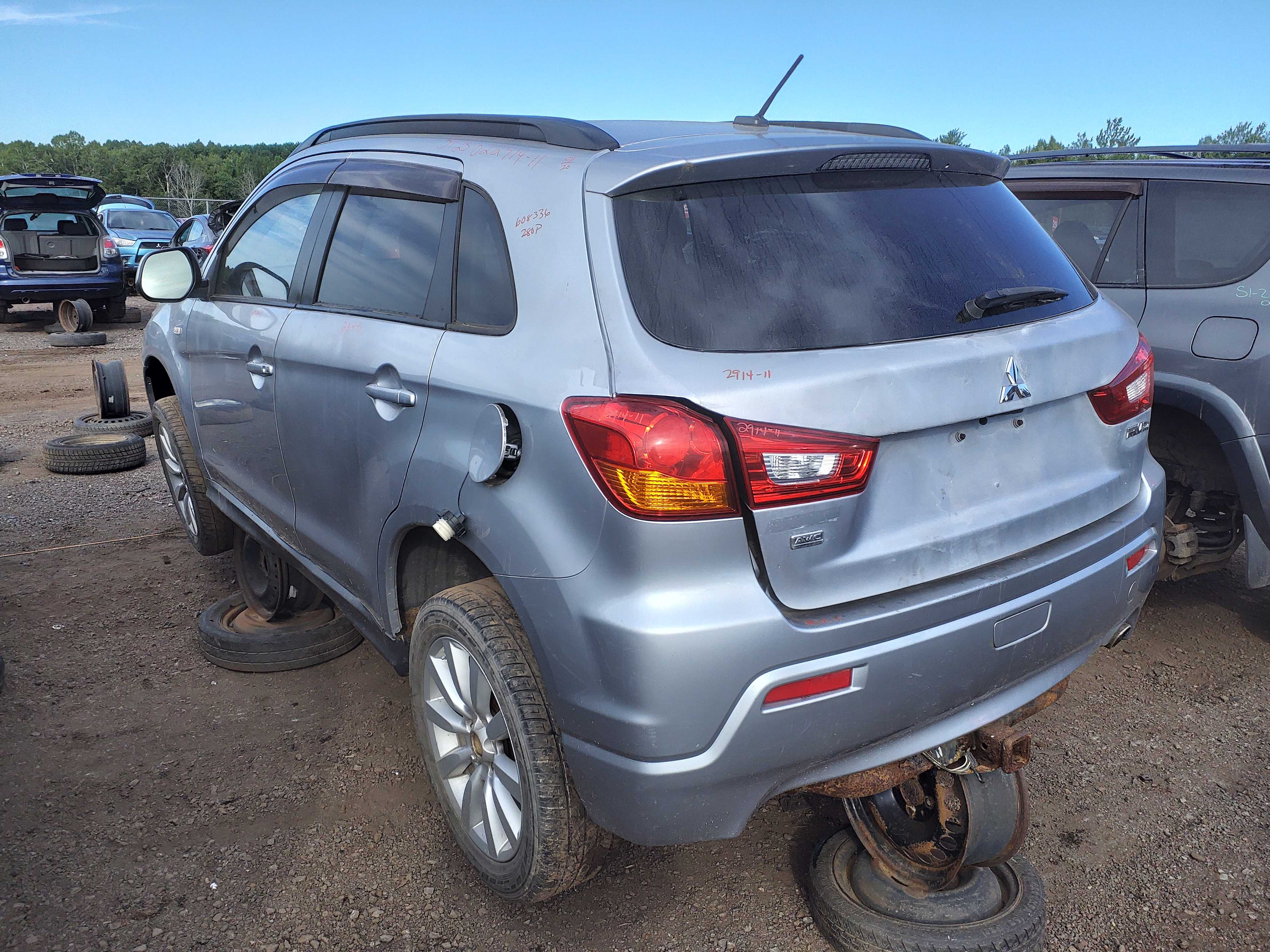 MITSUBISHI RVR 2011